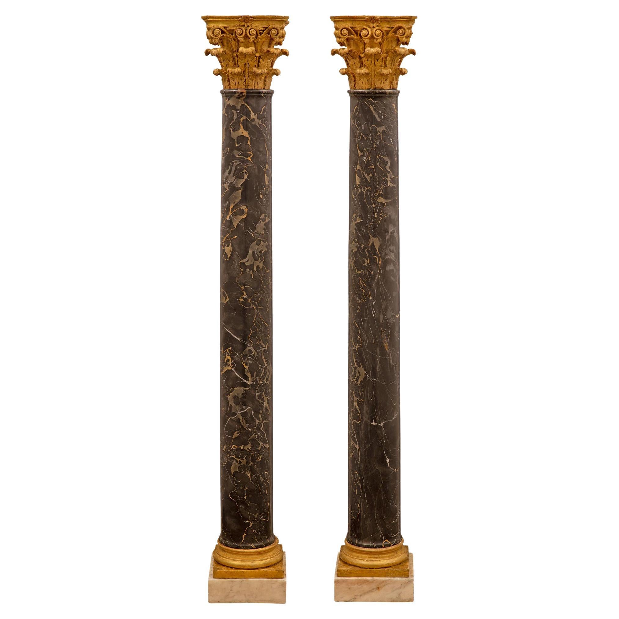 Paire de colonnes en bois doré, Portor et Marbre de la fin du 18ème Siècle en vente