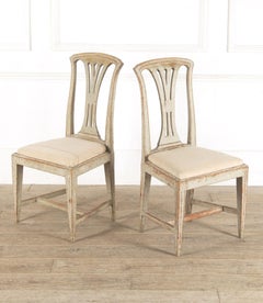 Pareja de sillas auxiliares Gustavianas de finales del siglo XVIII