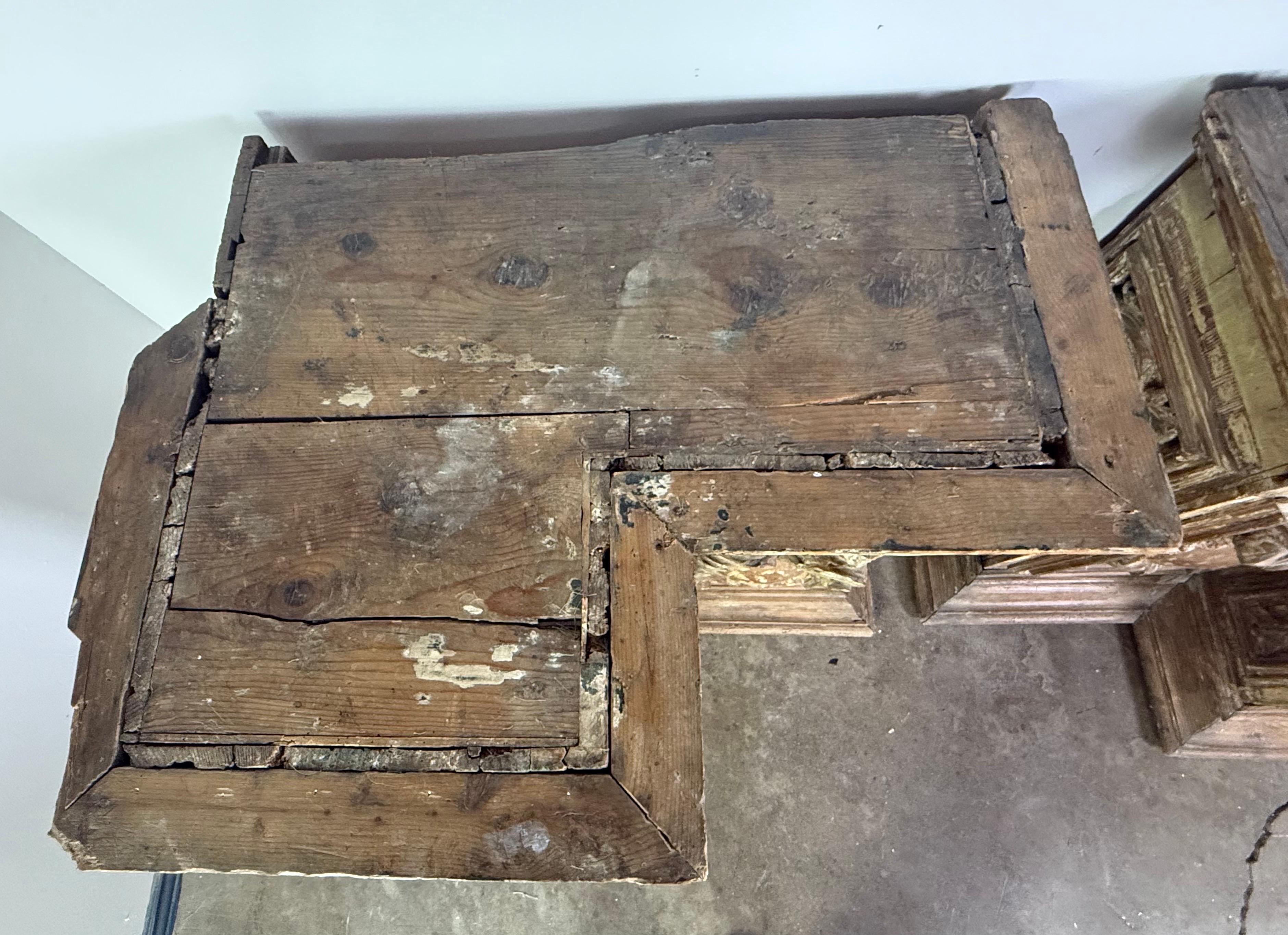 Pair of late 18th century Italian Architectural Elements For Sale 1