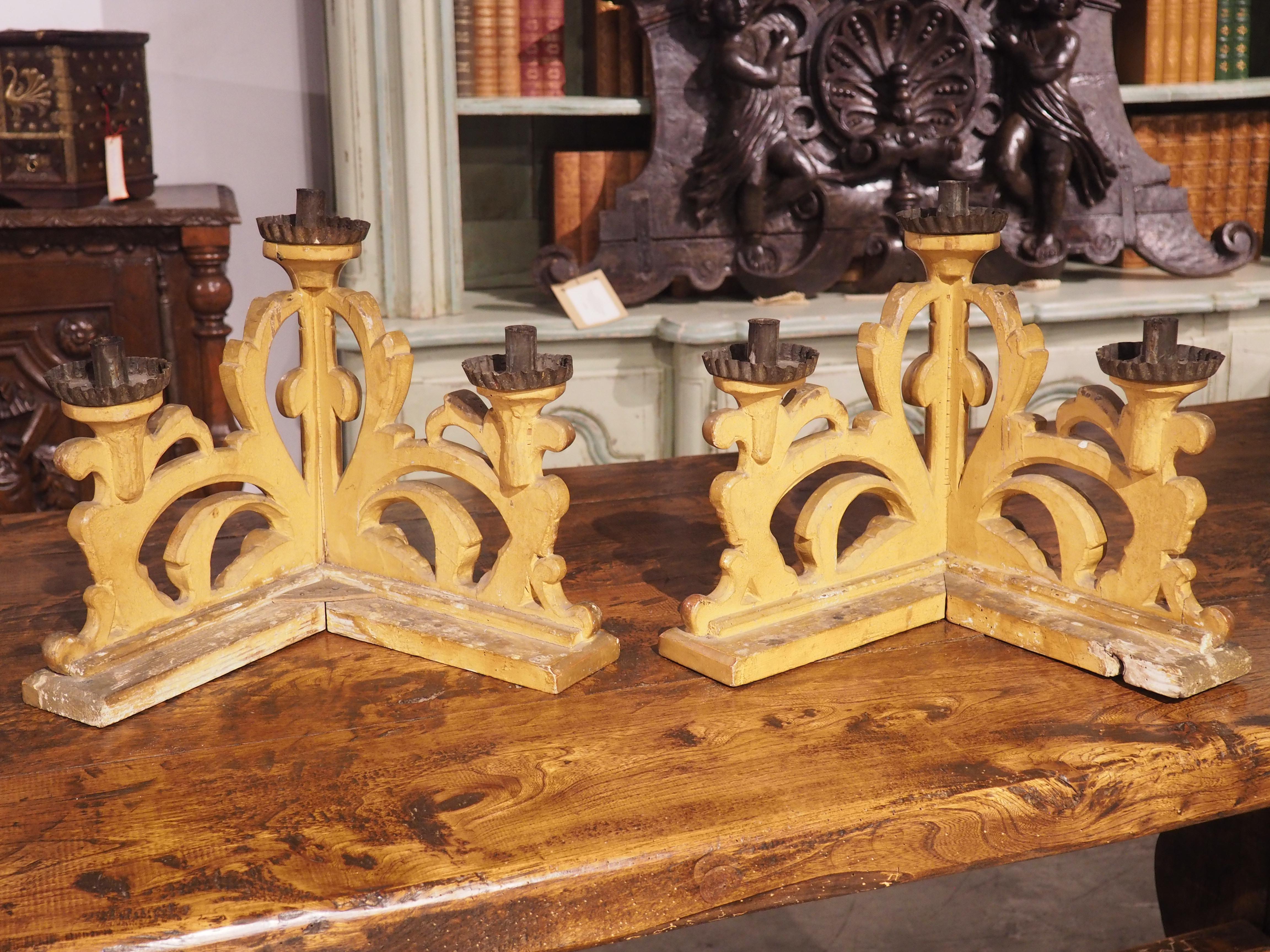 Paire de chandeliers baroques italiens en bois doré de la fin du 18e siècle en vente 8