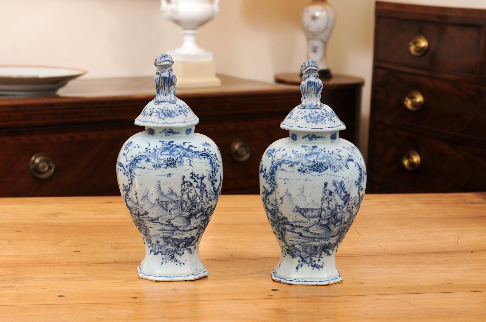 Pair of Late 18th Century Italian Porcelain Garniture Urns with Lids For Sale 5