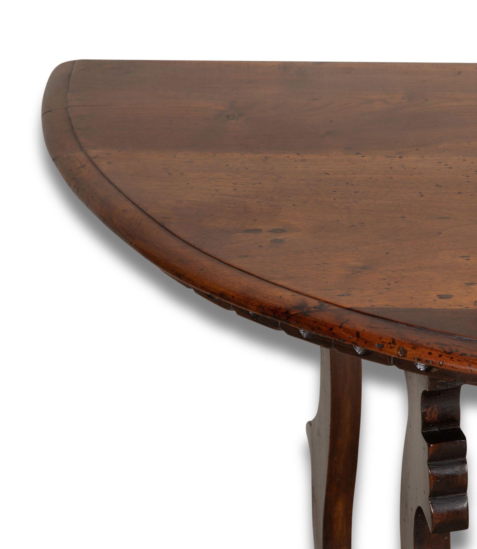 Carved Pair of Late 18th Century Italian Walnut Console Tables For Sale