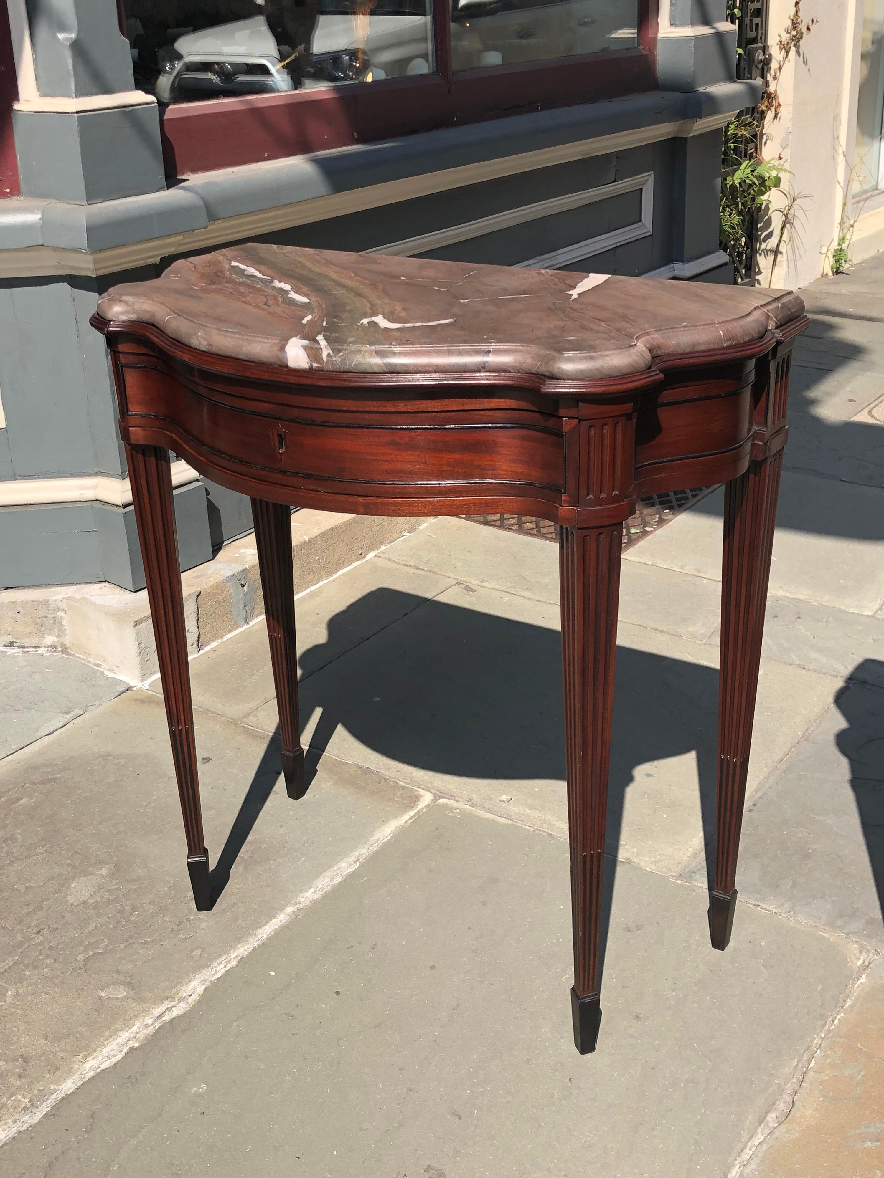 Pair of Late 18th Century Mahogany and Marble English Console Tables For Sale 1