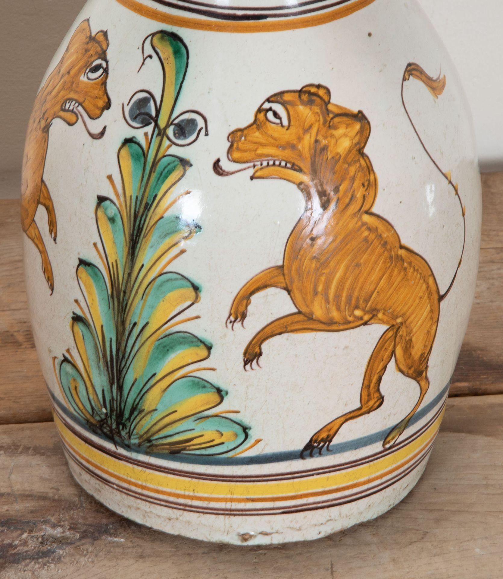Pair of Late 18th Century Spanish Puente del Arzobispo Jugs In Good Condition For Sale In Gloucestershire, GB
