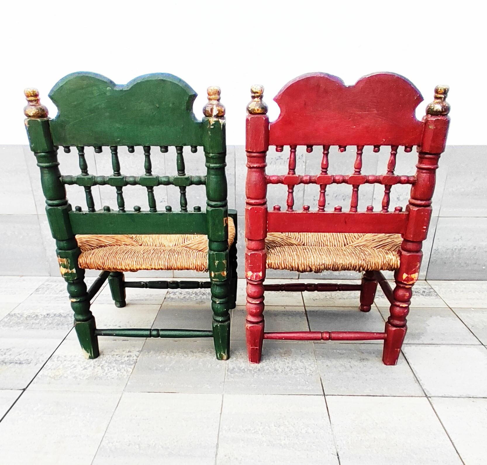 Pair of Late 18th Century Spanish Side Chairs In Good Condition For Sale In L'Escala, ES