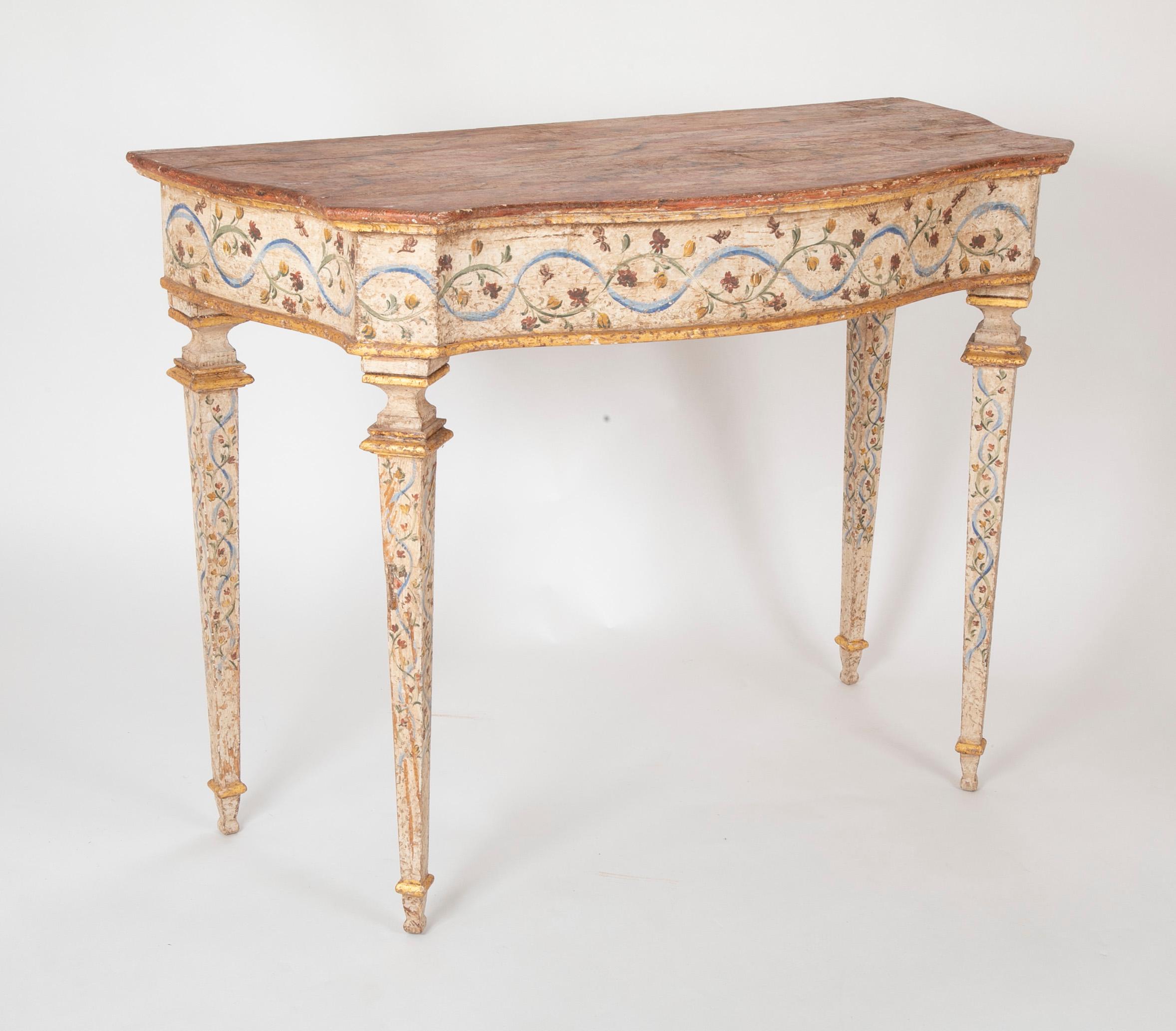 Wood Pair of Late 18th Century Venetian Painted Consoles For Sale