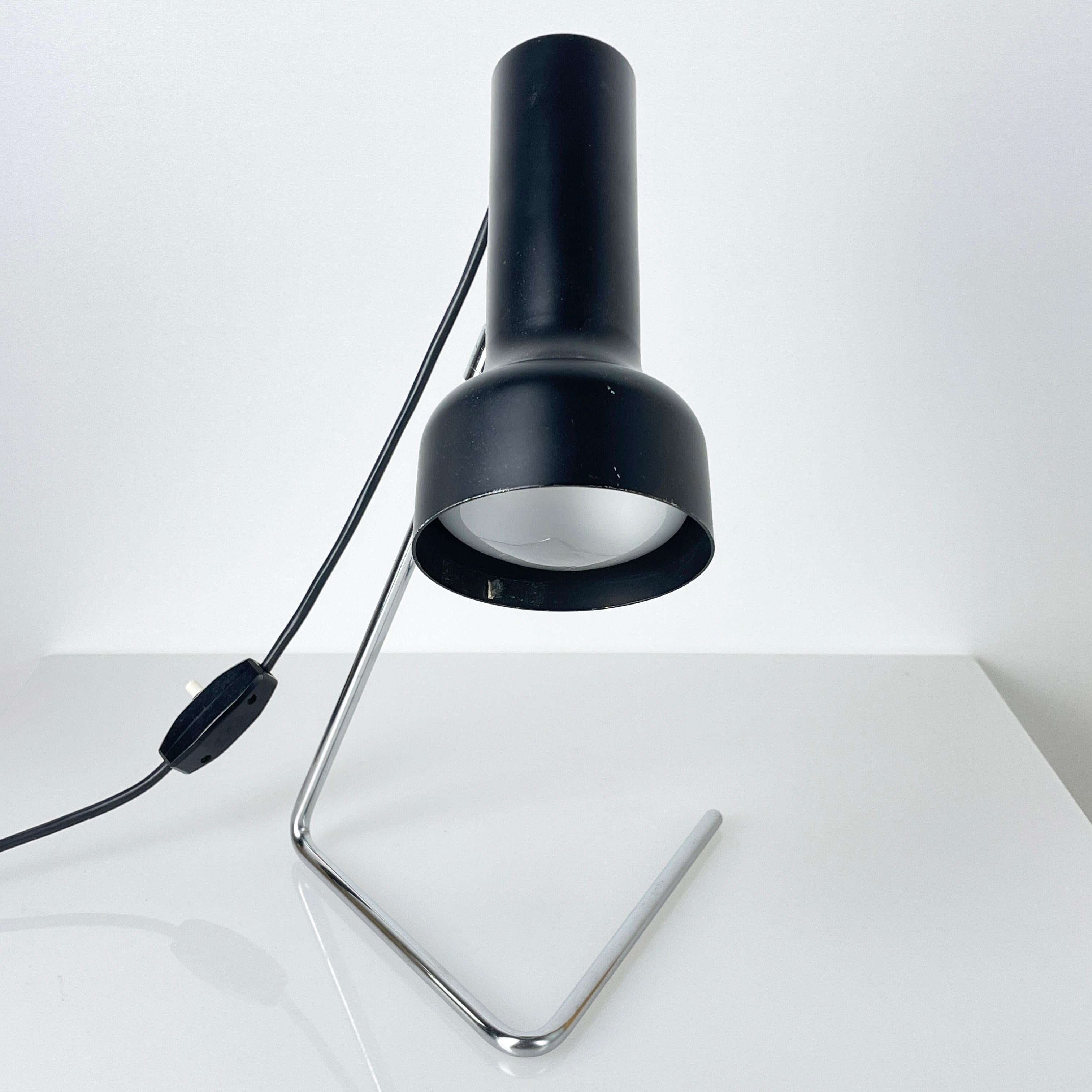 Pair of late 1950's Minimalist Table Lamps For Sale 4