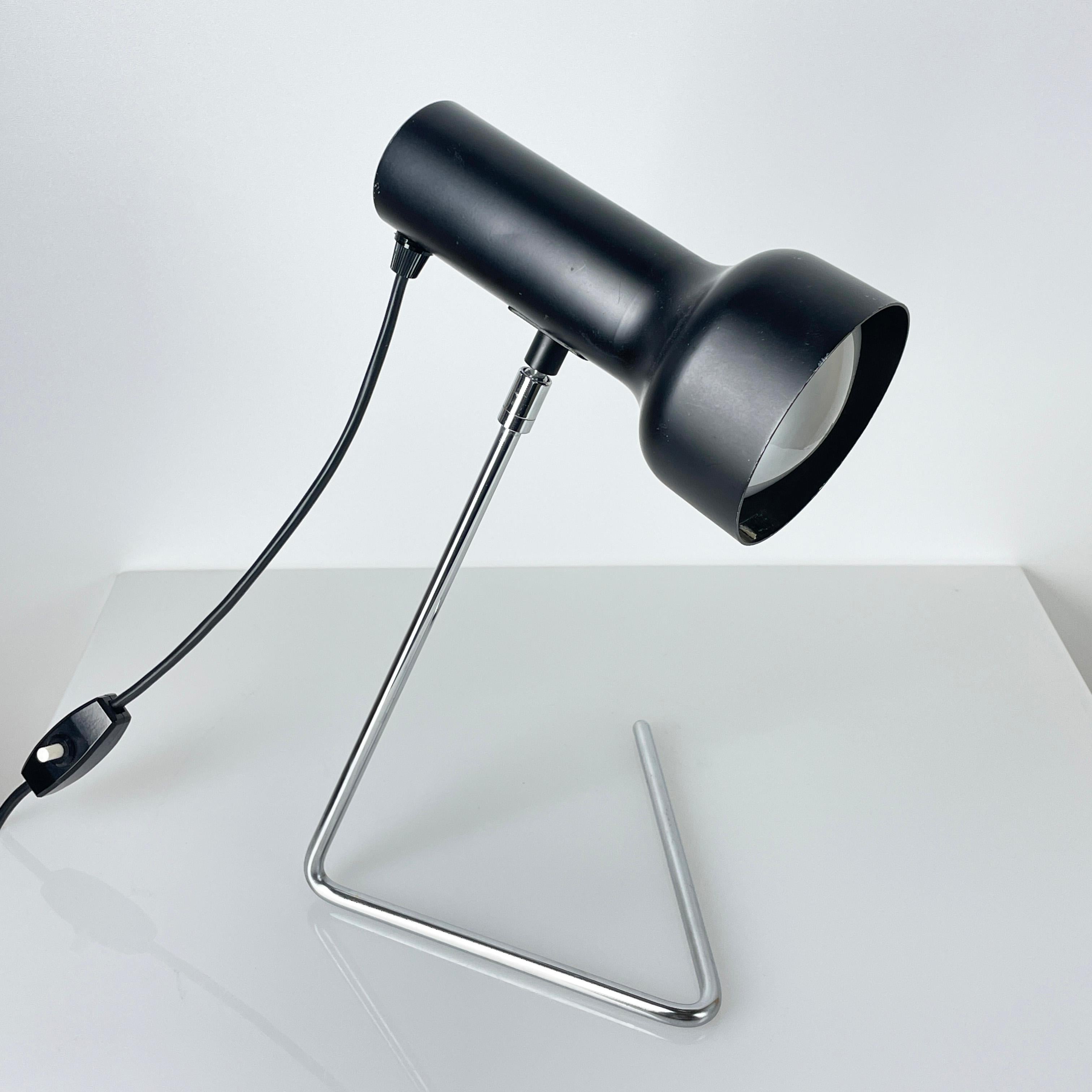 Pair of late 1950's Minimalist Table Lamps For Sale 7