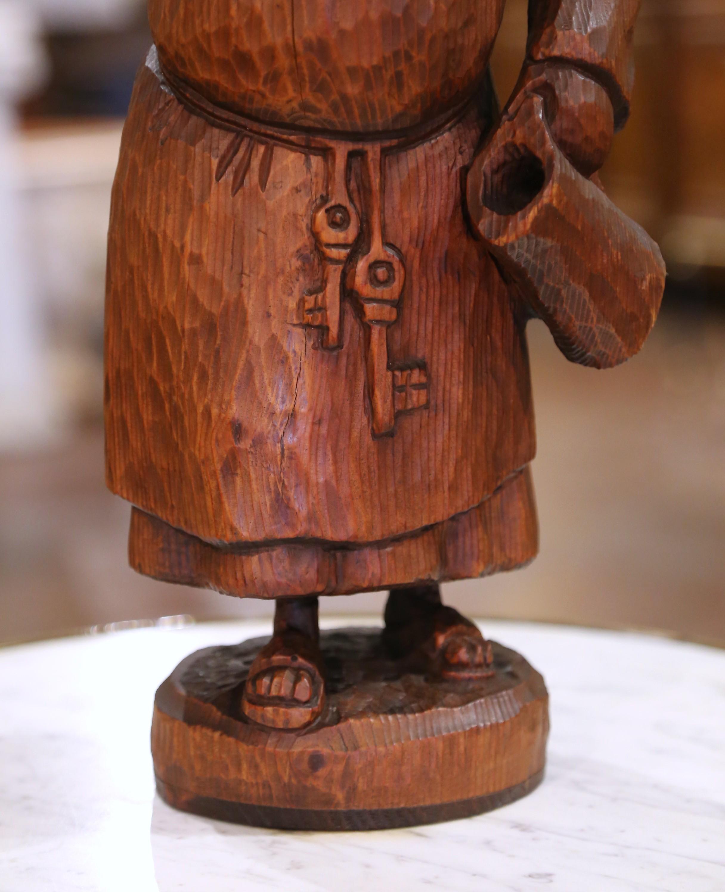 Chêne Paire de moines en chêne sculpté avec gobelets, de style Black Forest, datant de la fin du 19ème siècle. en vente