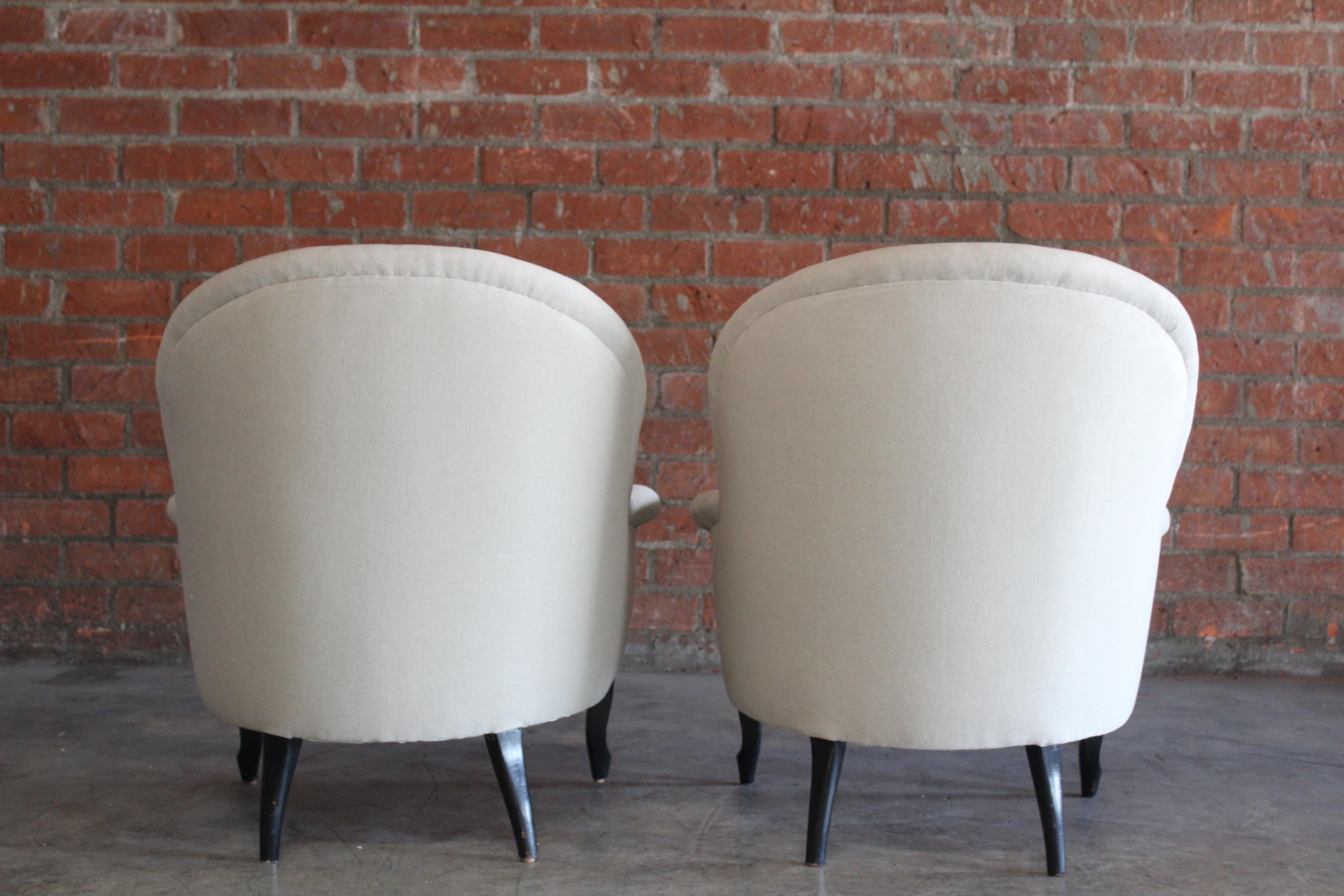 Pair of Late 19th Century Antique French Napoleon III Chairs in Belgian Linen 8