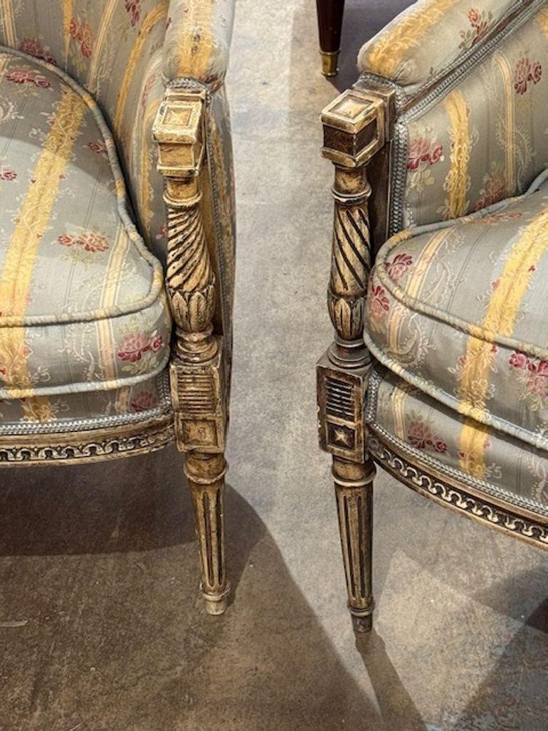 XIXe siècle Paire de fauteuils de la fin du 19e siècle en vente