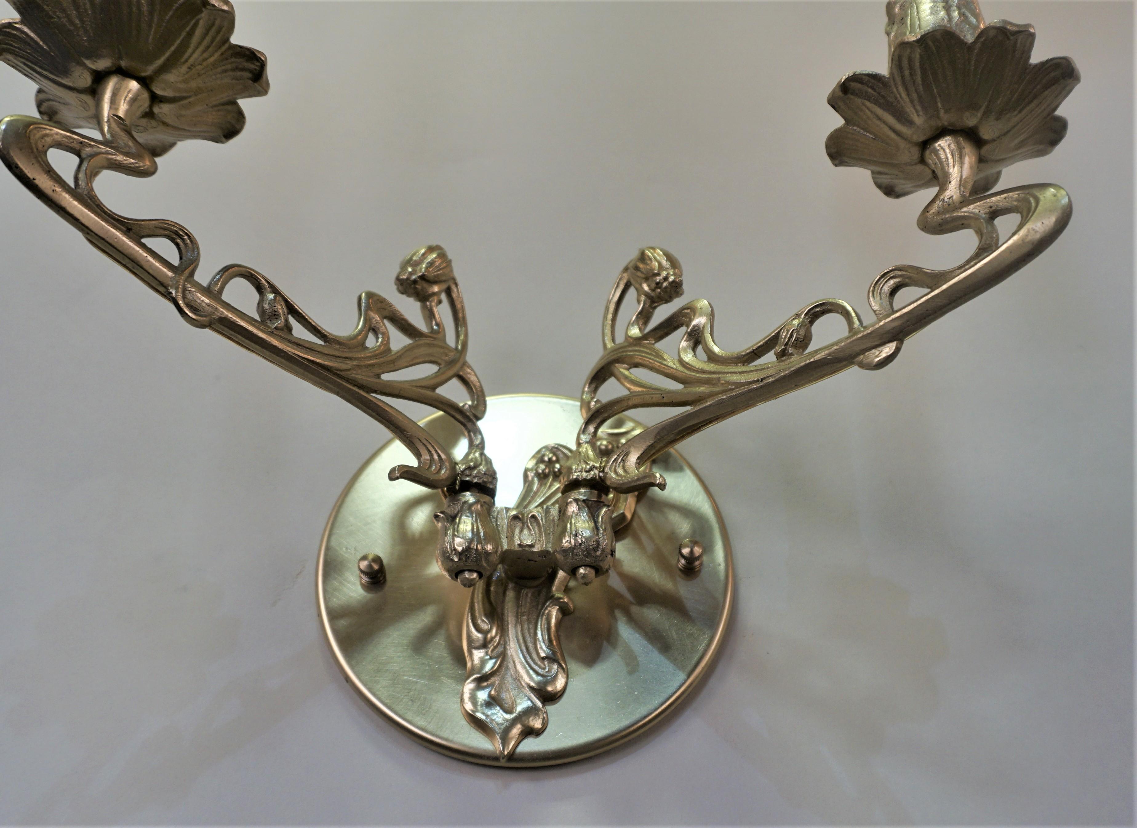 Pair of Late 19th Century Art Nouveau Bronze Piano-Wall sconces In Good Condition In Fairfax, VA