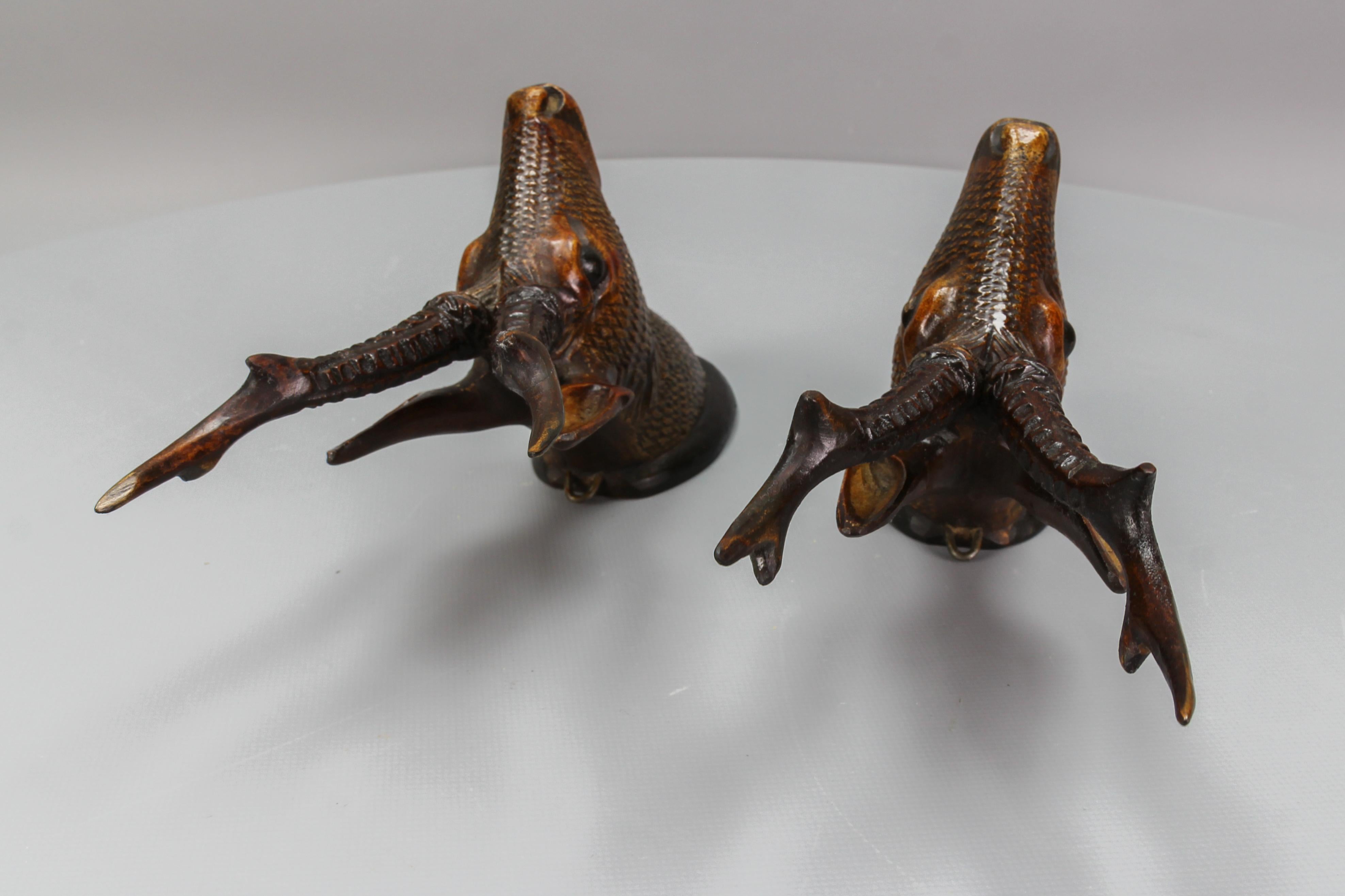 Pair of Late 19th Century Black Forest Carved Roe Deer Heads Wall Mounts 1