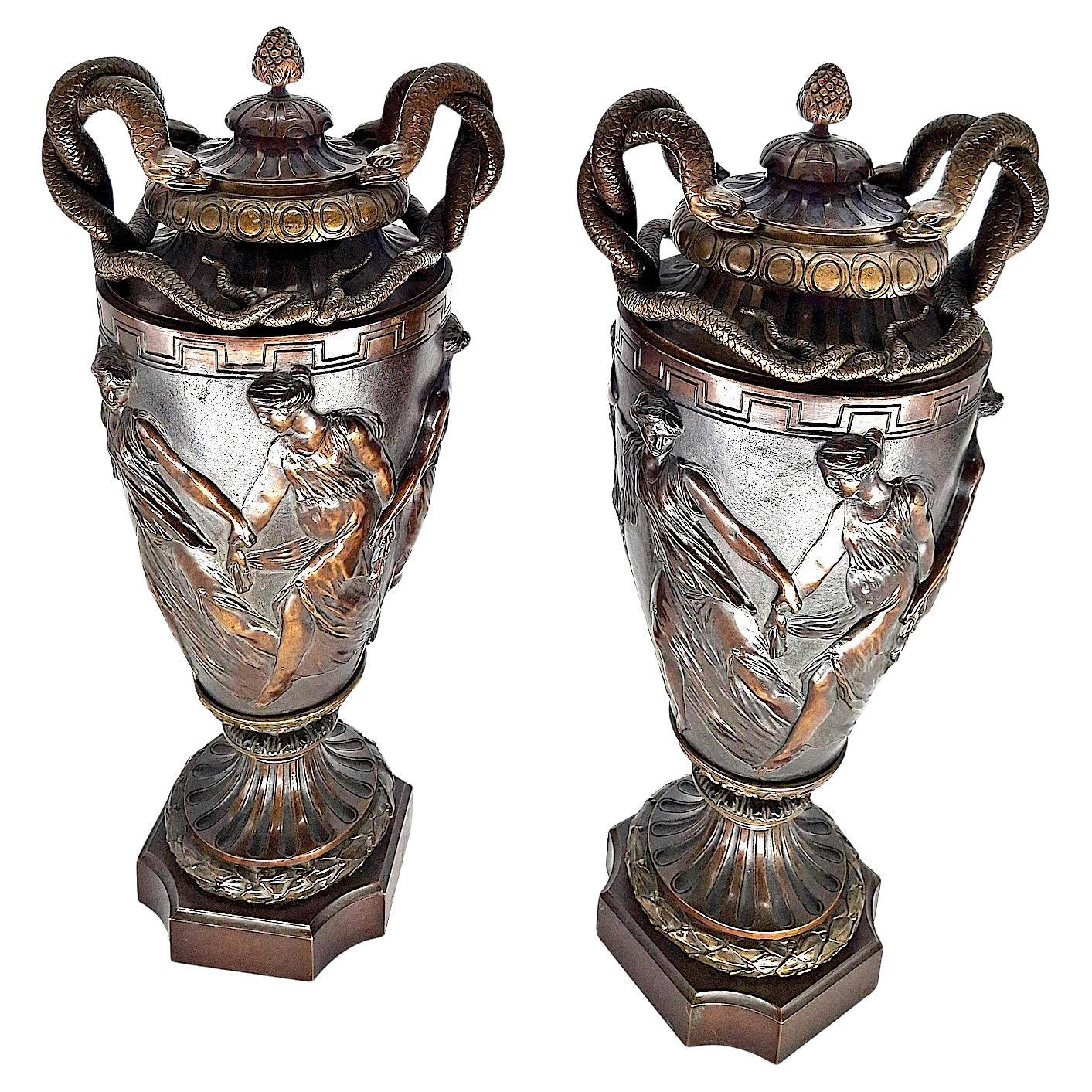 Coppia di vasi con coperchio in bronzo della fine del XIX secolo
