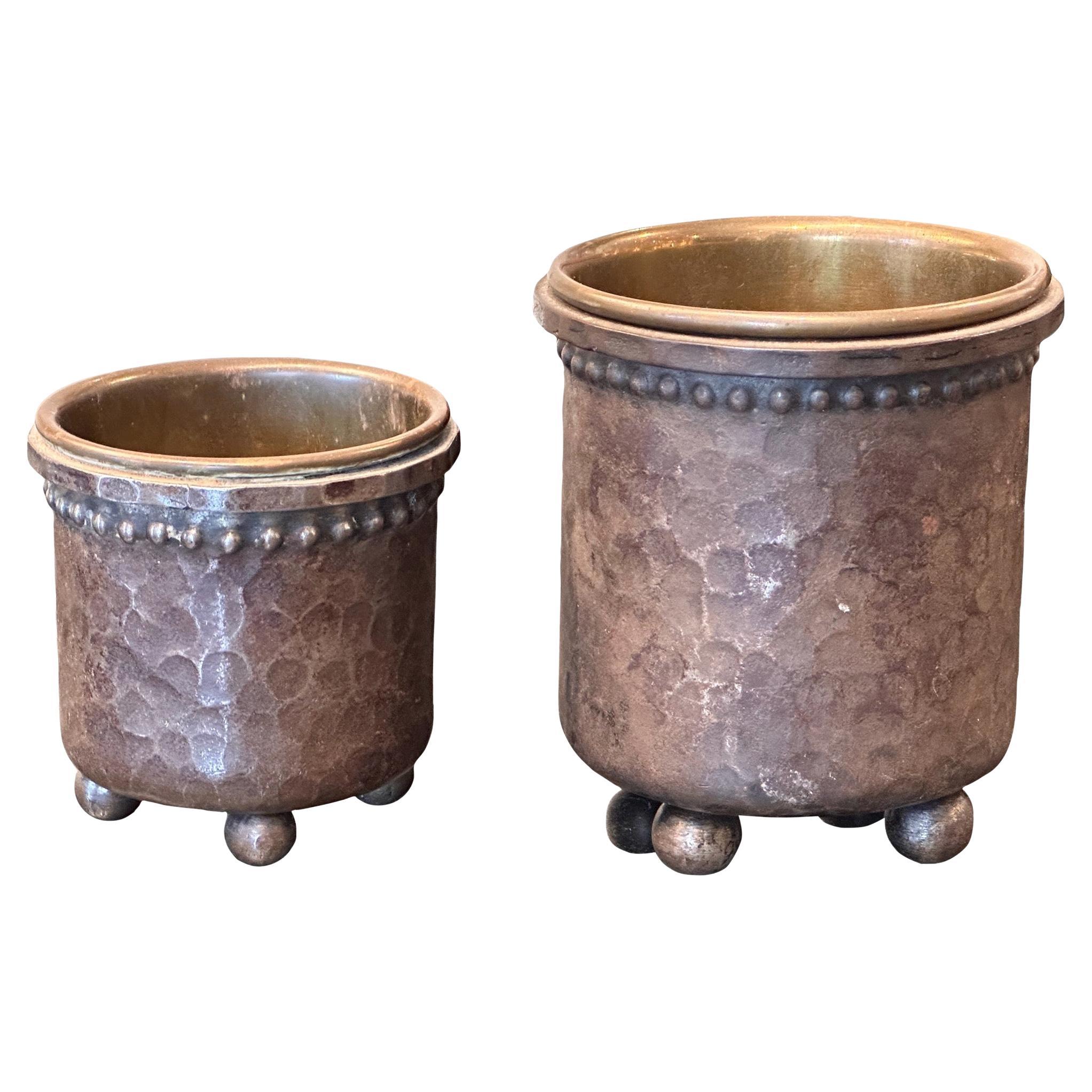 Pair of Late 19th Century Bronze Pots For Sale