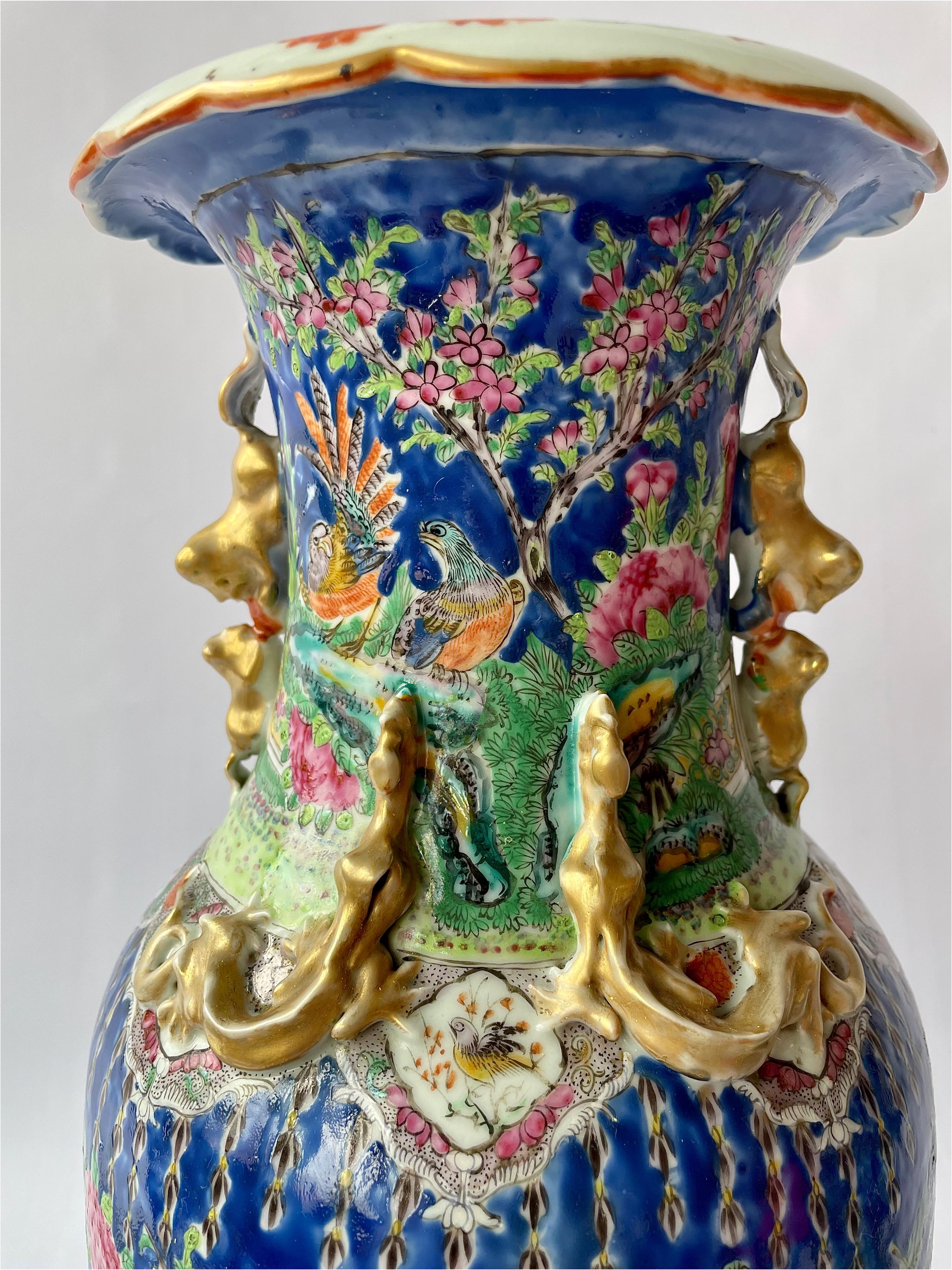 Pair of Late 19th Century Cantonese Famille Rose Vases in Porcelain For Sale 8