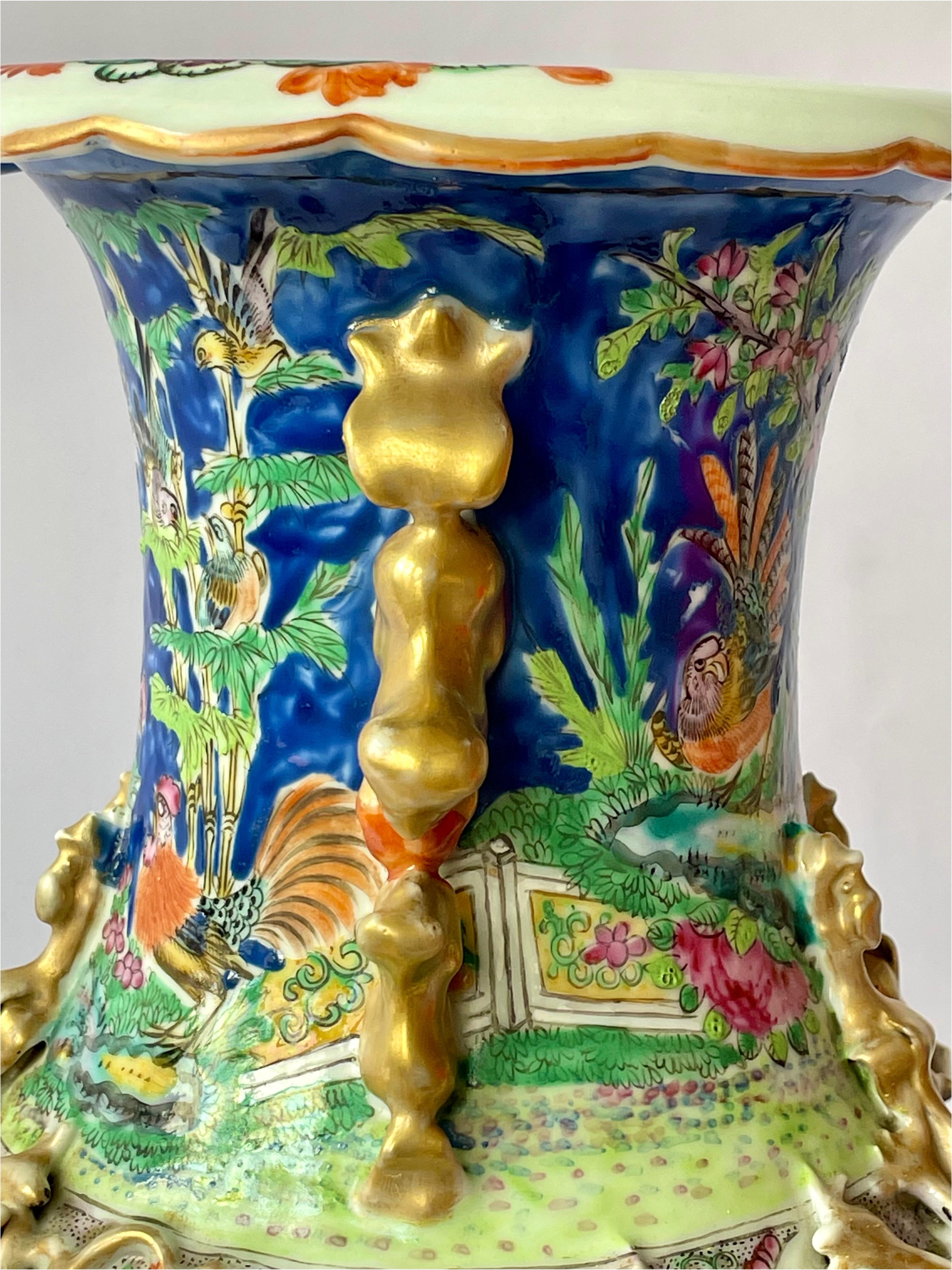 Enameled Pair of Late 19th Century Cantonese Famille Rose Vases in Porcelain For Sale