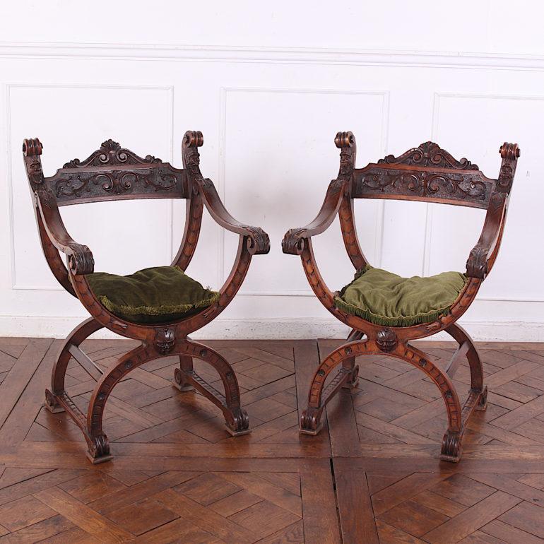 Pair of Late 19th Century Carved Savonarola Chairs 3