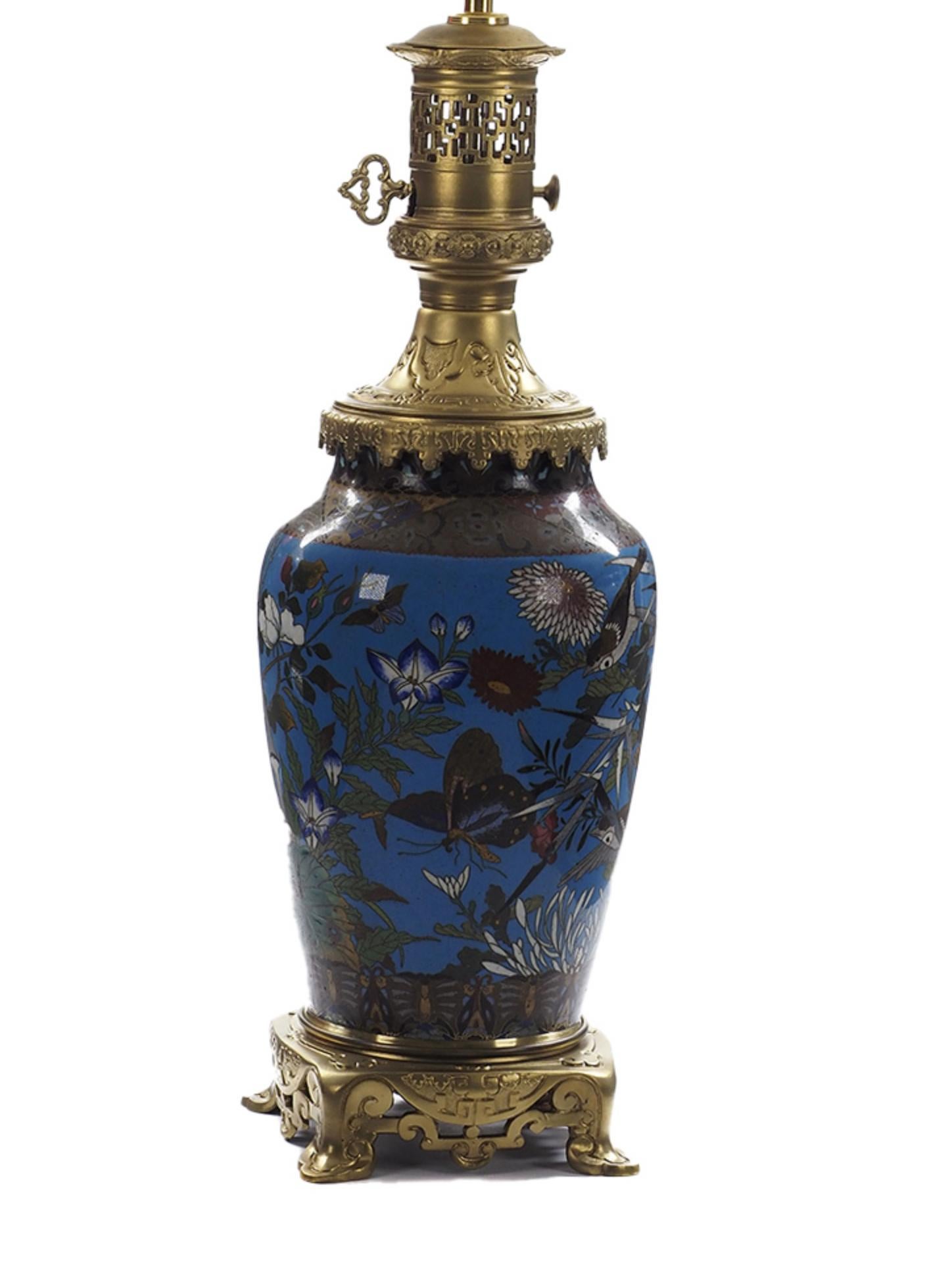 Pair of Late 19th Century Chinese Cloisonné Enamel Lamps In Good Condition For Sale In London, GB