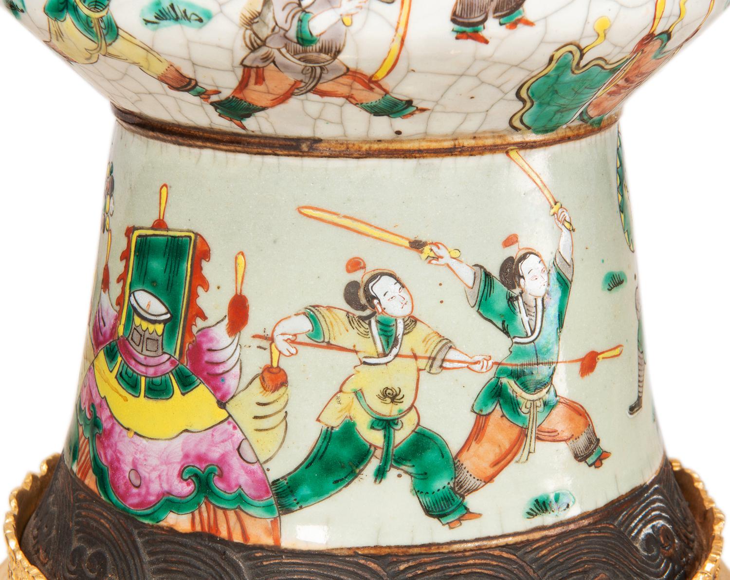 Paire de vases / lampes en faïence craquelée de Chine de la fin du 19e siècle en vente 2