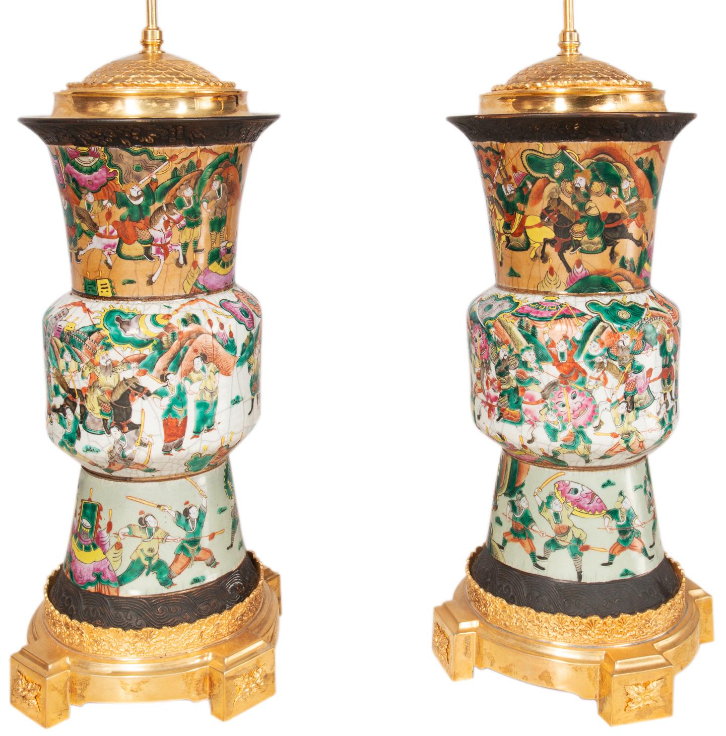 Exportation chinoise Paire de vases / lampes en faïence craquelée de Chine de la fin du 19e siècle en vente