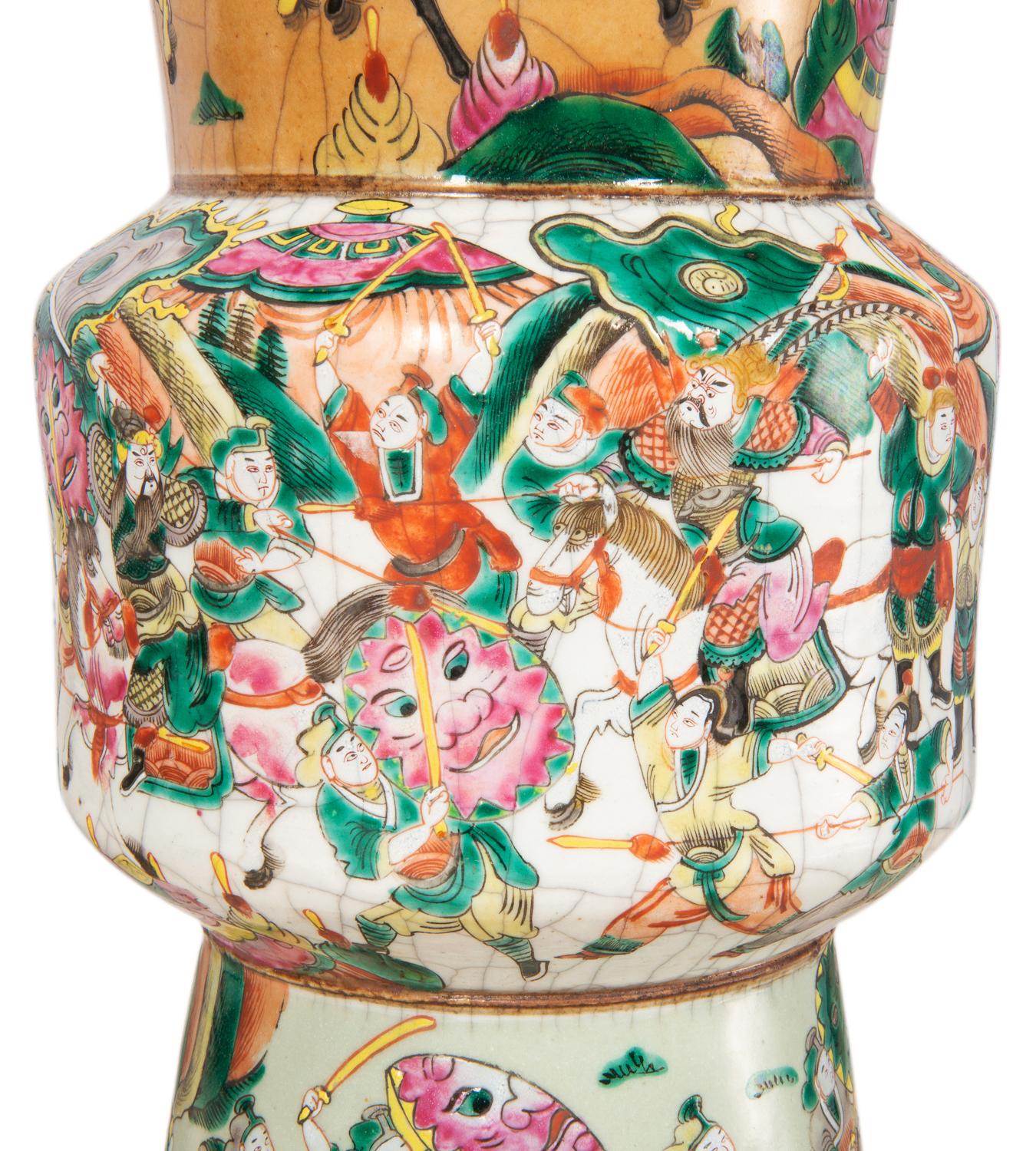 Porcelaine Paire de vases / lampes en faïence craquelée de Chine de la fin du 19e siècle en vente