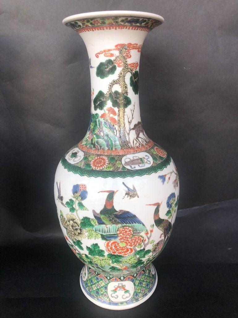 Pair of Late 19th Century Chinese Famille Verte Vases In Excellent Condition For Sale In Los Angeles, CA