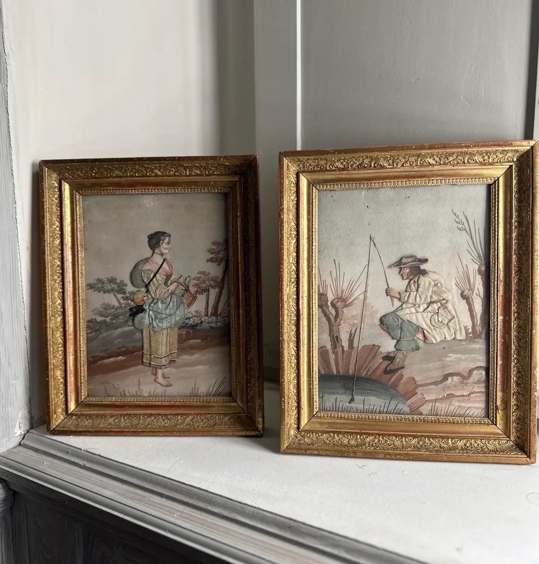 Découpage Coppia di collage figurativi a tecnica mista di fine Ottocento continentale con tessuto in vendita