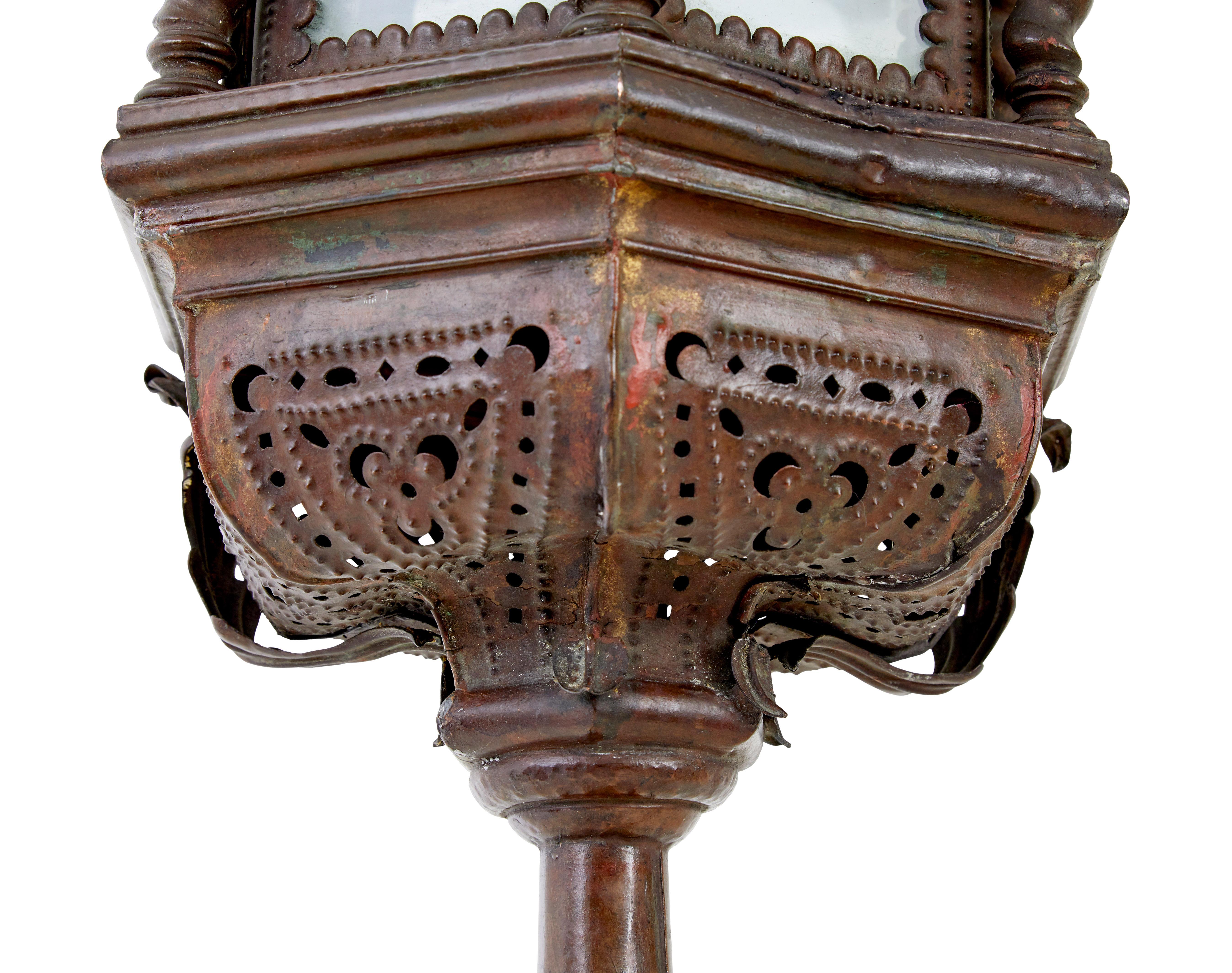 Pair of late 19th century copper Venetian lamps on poles In Fair Condition For Sale In Debenham, Suffolk
