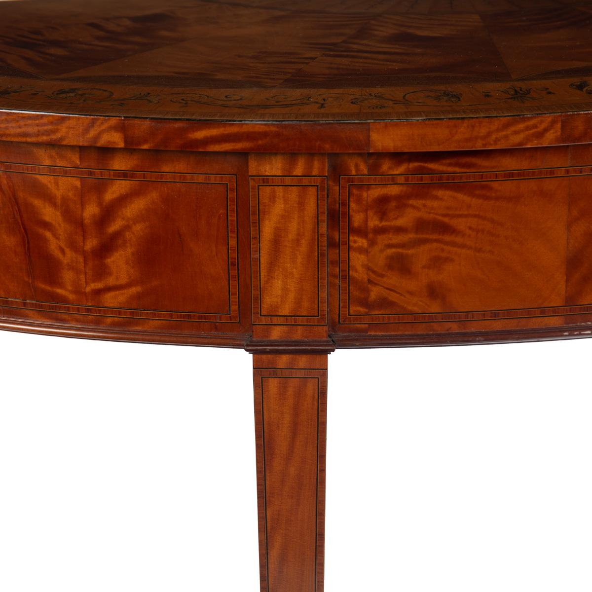 Paire de tables d'appoint ou de console Demilune de style néoclassique de la fin du XIXe siècle en vente 3