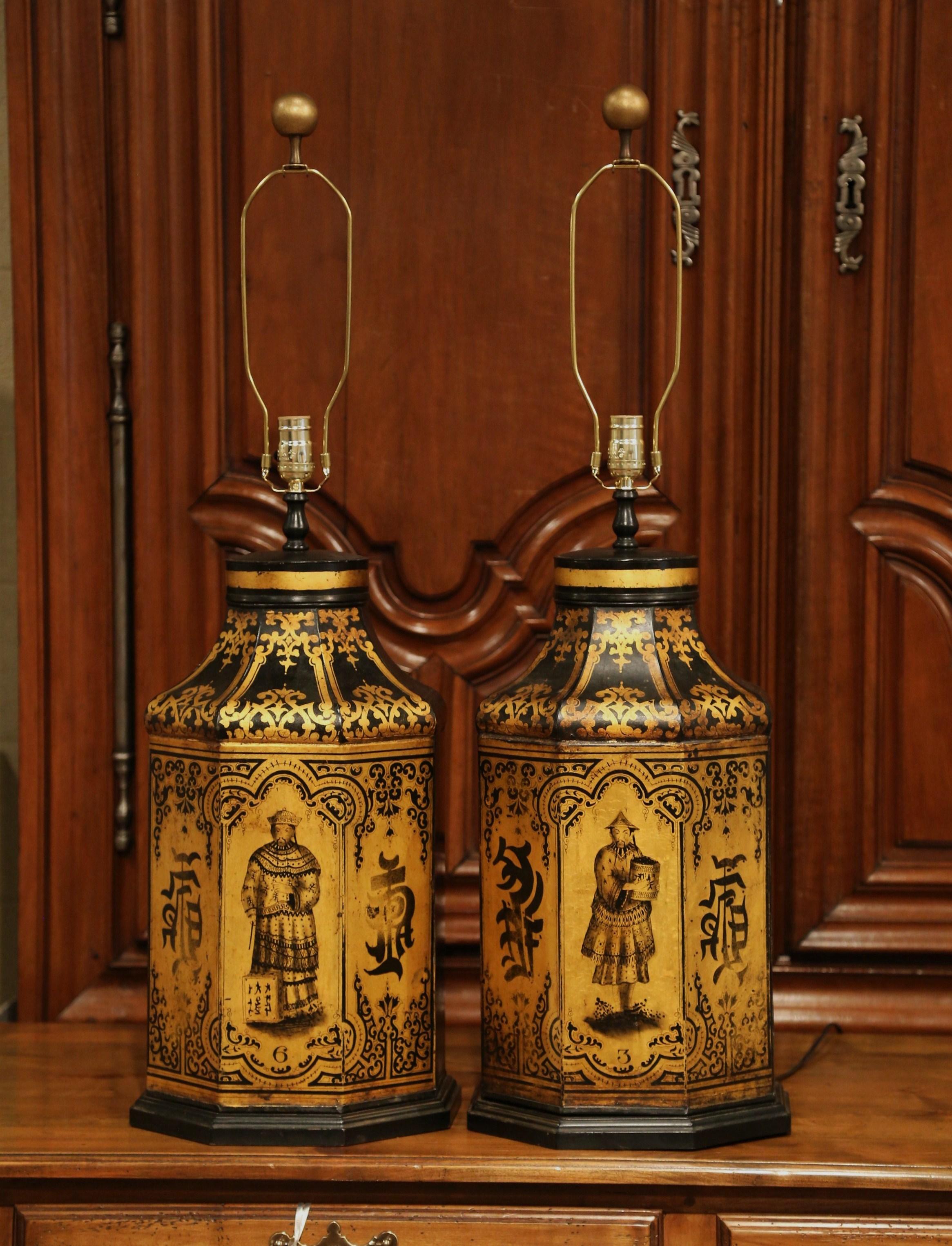 Pair of 19th Century English Painted and Gilt Tole Tea Canisters Table Lamps In Excellent Condition In Dallas, TX