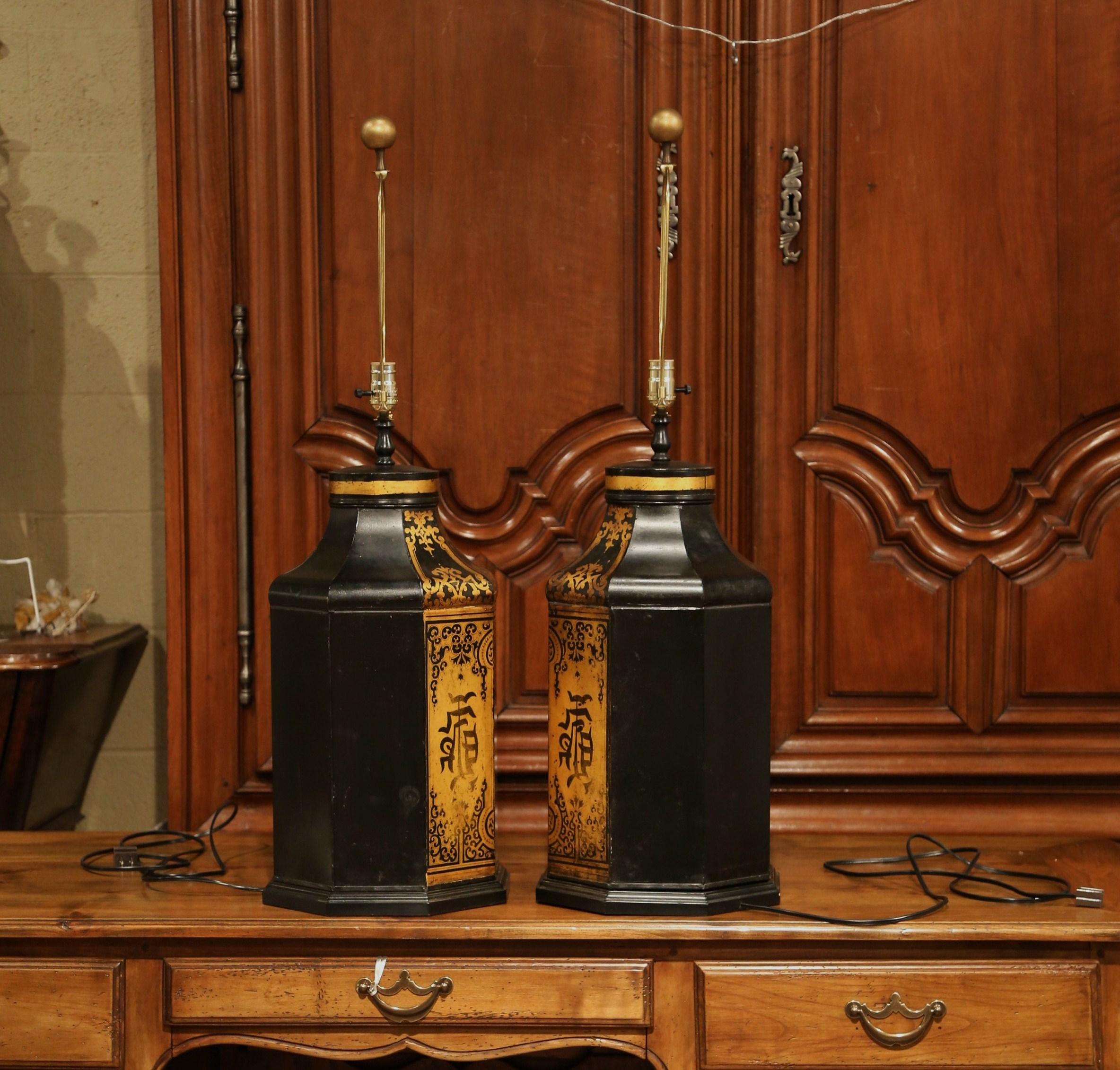 Pair of 19th Century English Painted and Gilt Tole Tea Canisters Table Lamps 5