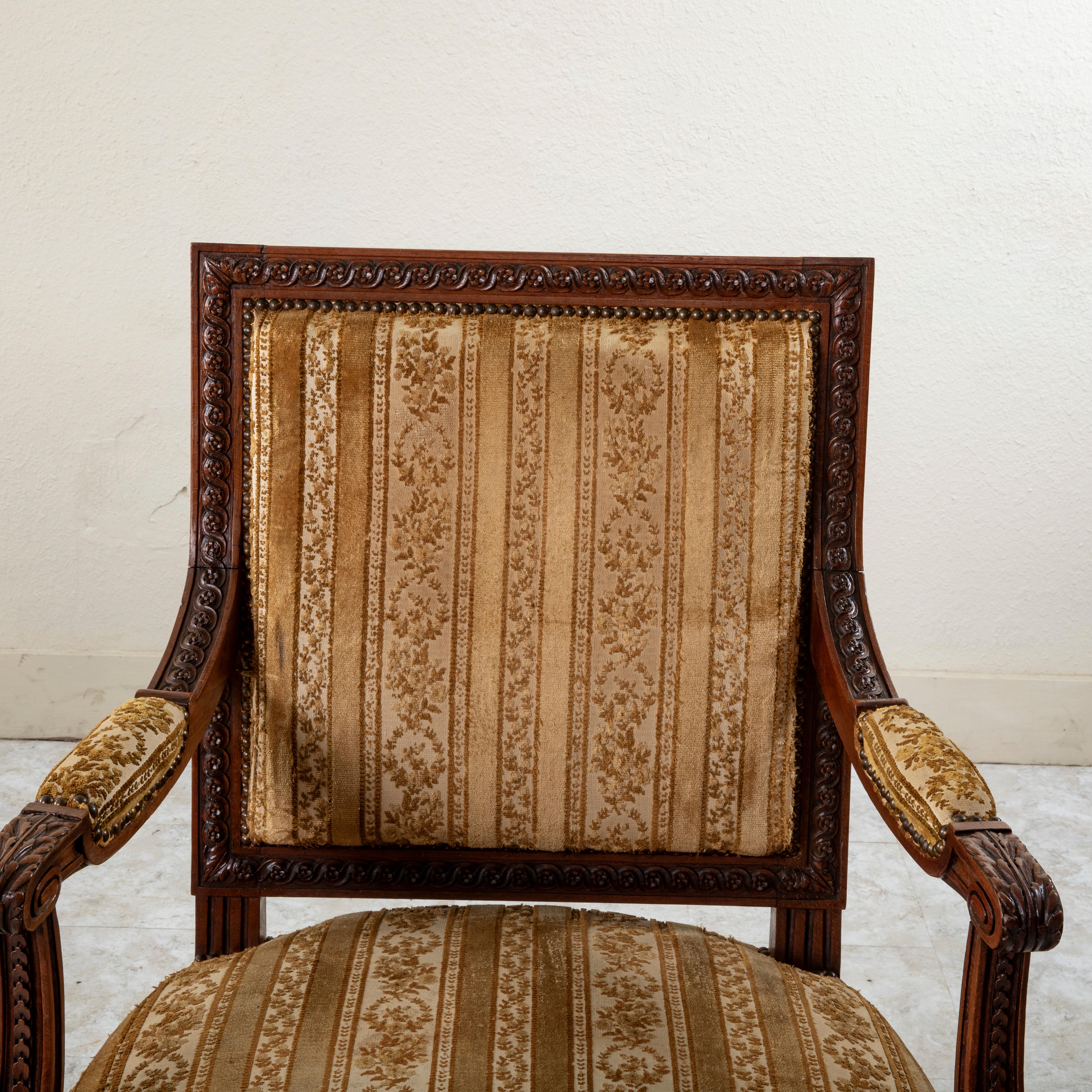 Pair of Late 19th Century French Louis XVI Style Hand Carved Walnut Armchairs For Sale 3