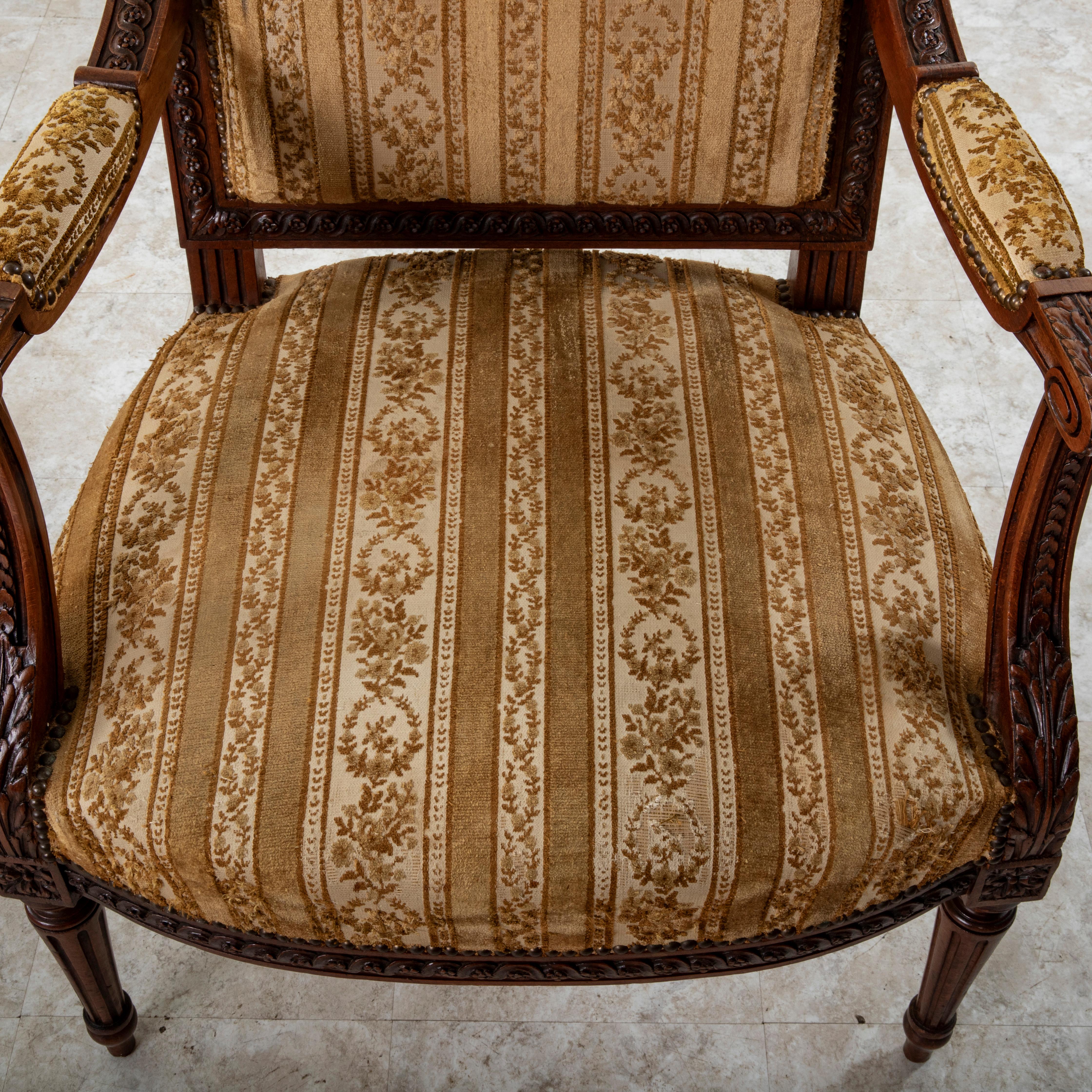 Pair of Late 19th Century French Louis XVI Style Hand Carved Walnut Armchairs For Sale 4