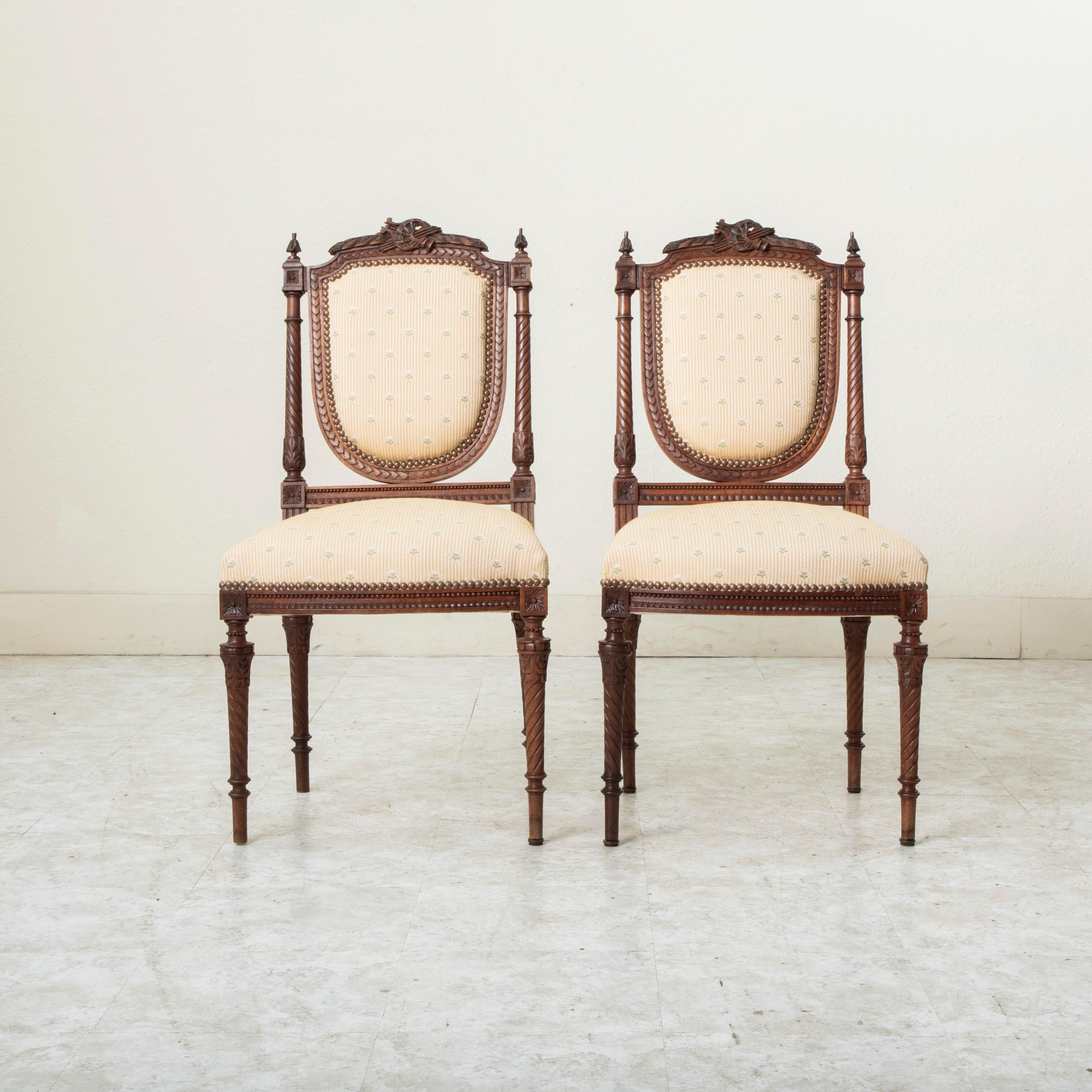Hand-Carved Pair of Late 19th Century French Louis XVI Style Hand Carved Walnut Side Chairs For Sale