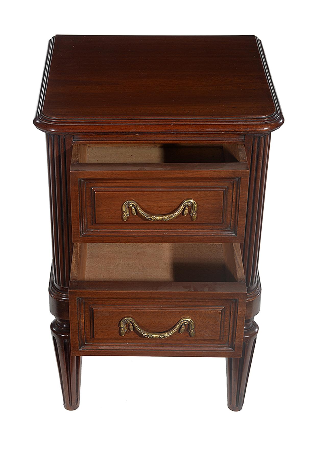 Pair of Late 19th Century French Mahogany Bedside Chests In Good Condition For Sale In Hemel Hempstead, Hertfordshire