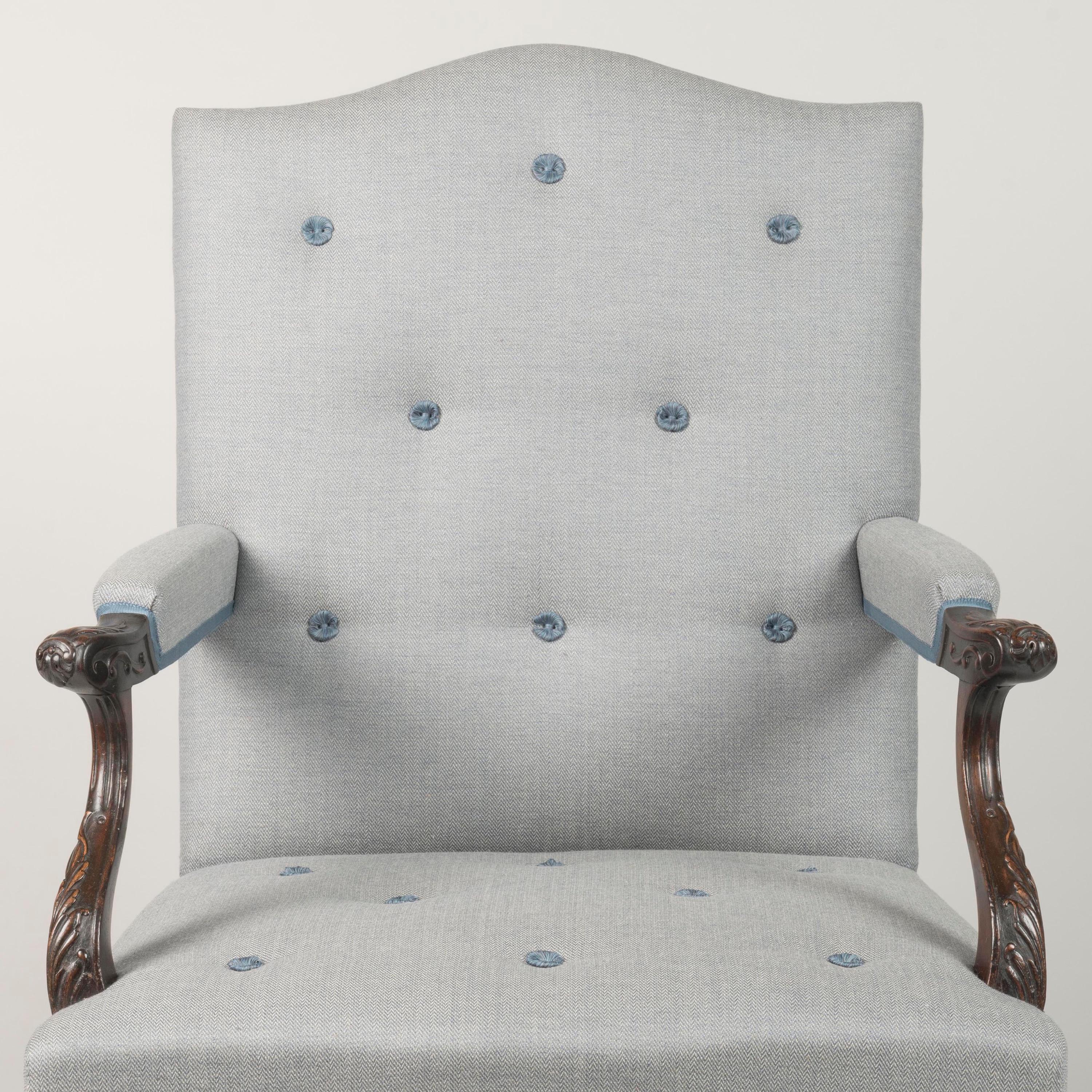 Paire de chaises Gainsborough anglaises de style George II de la fin du 19e siècle Bon état - En vente à London, GB