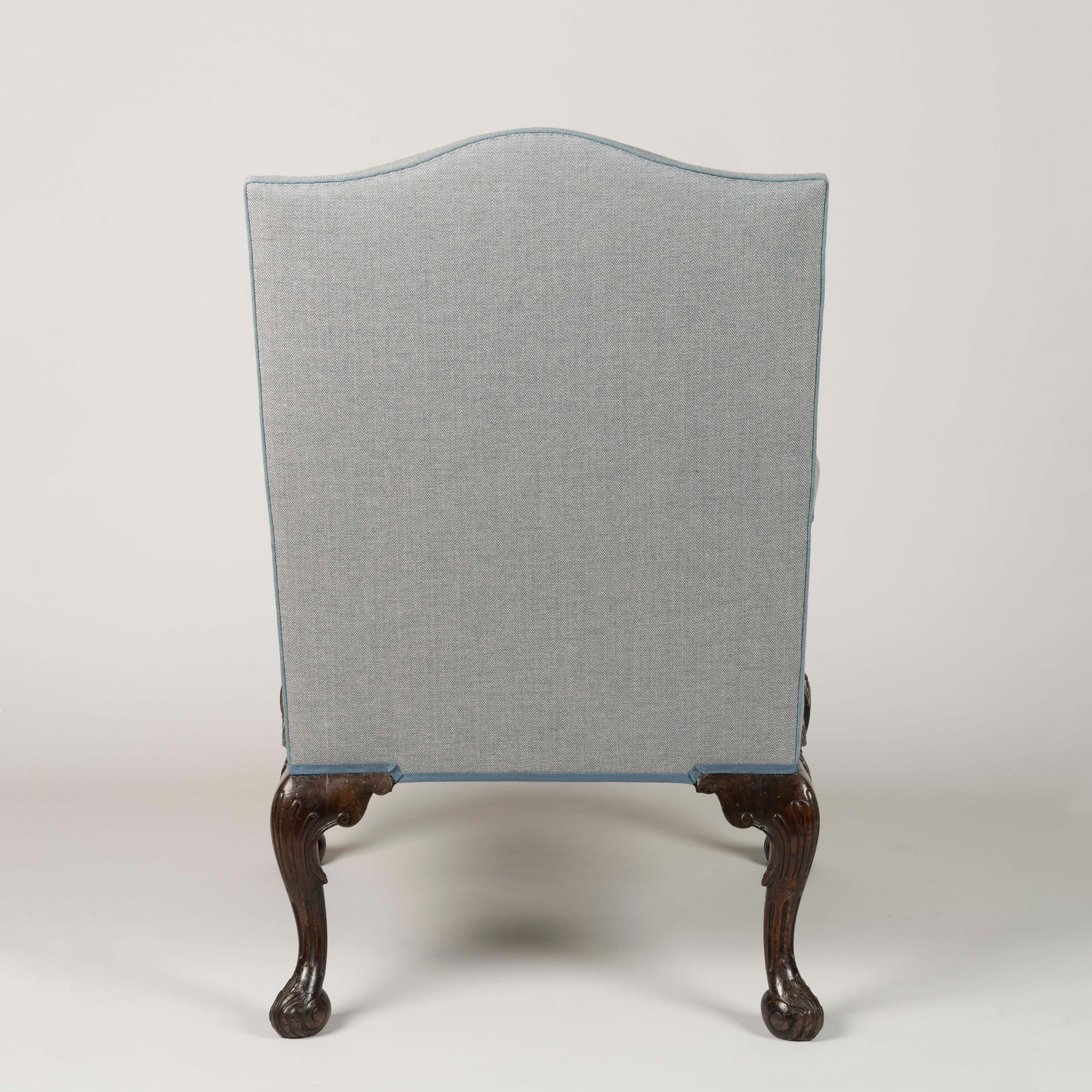 Acajou Paire de chaises Gainsborough anglaises de style George II de la fin du 19e siècle en vente