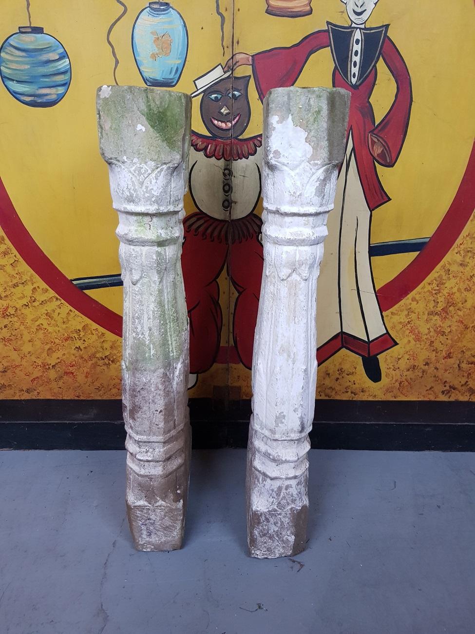 Neoclassical Pair of Late 19th Century Handcut Sandstone Pillars with Old White Paint For Sale