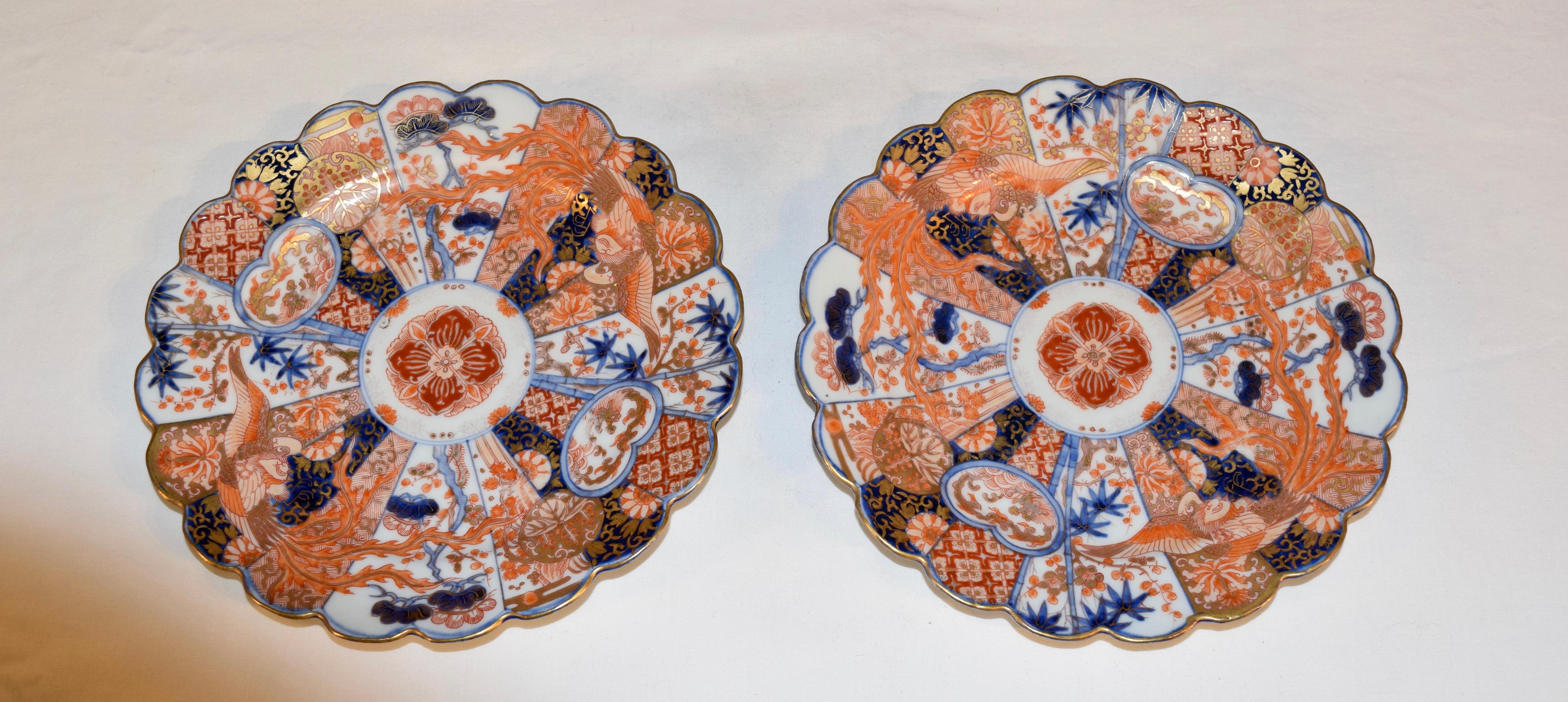 Japanese Pair of Late 19th Century Imari Plates