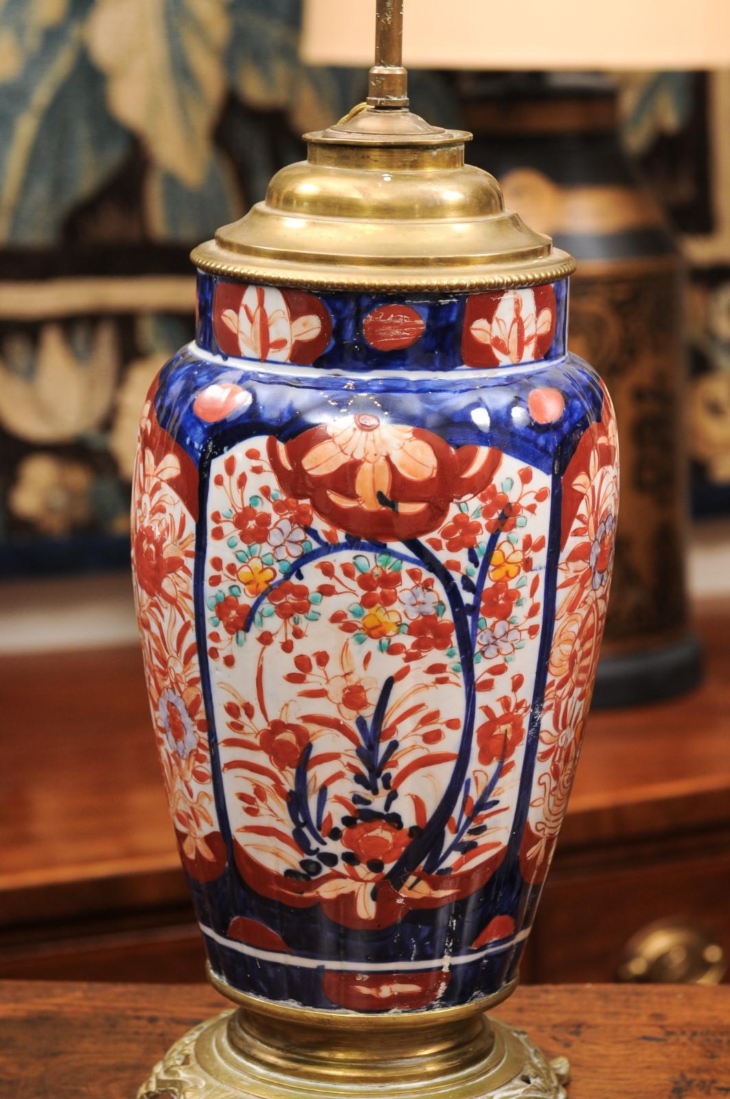 Paar Vasen aus Imari Porcelain des späten 19. Jahrhunderts, als Lampen im Angebot 10