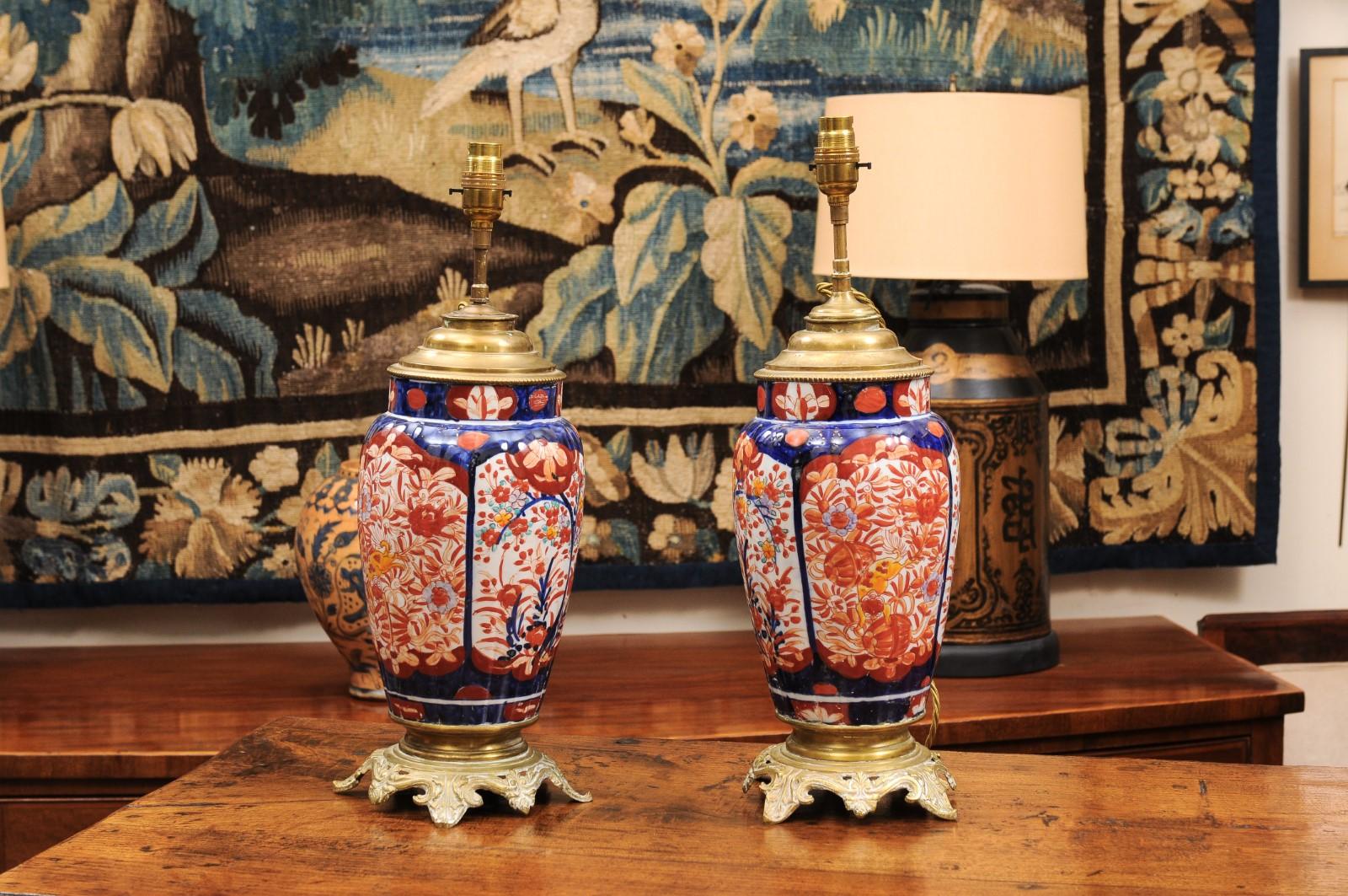 Paar Vasen aus Imari Porcelain des späten 19. Jahrhunderts, als Lampen im Angebot 2