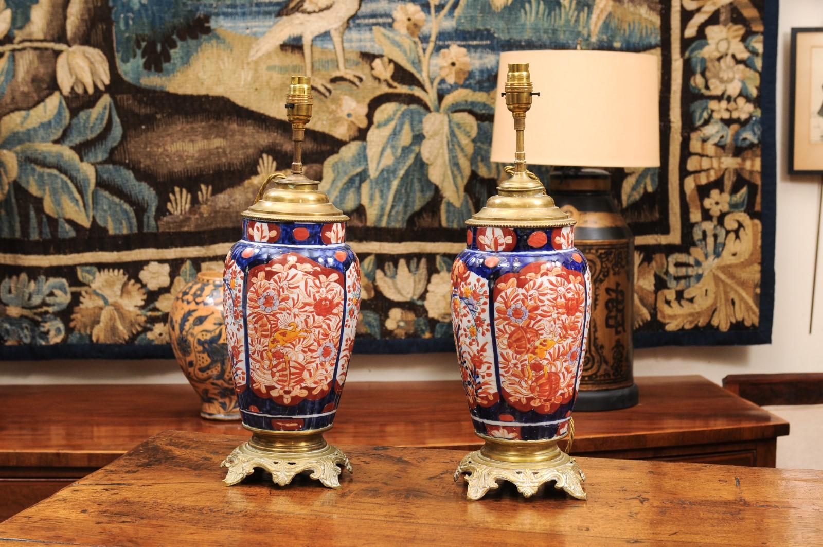 Paar Vasen aus Imari Porcelain des späten 19. Jahrhunderts, als Lampen im Angebot 3