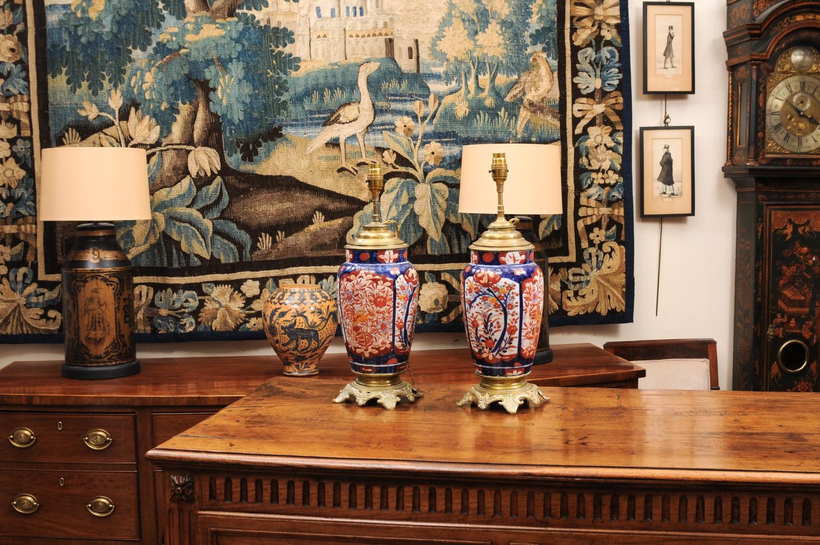 Paar Vasen aus Imari Porcelain des späten 19. Jahrhunderts, als Lampen im Angebot 6