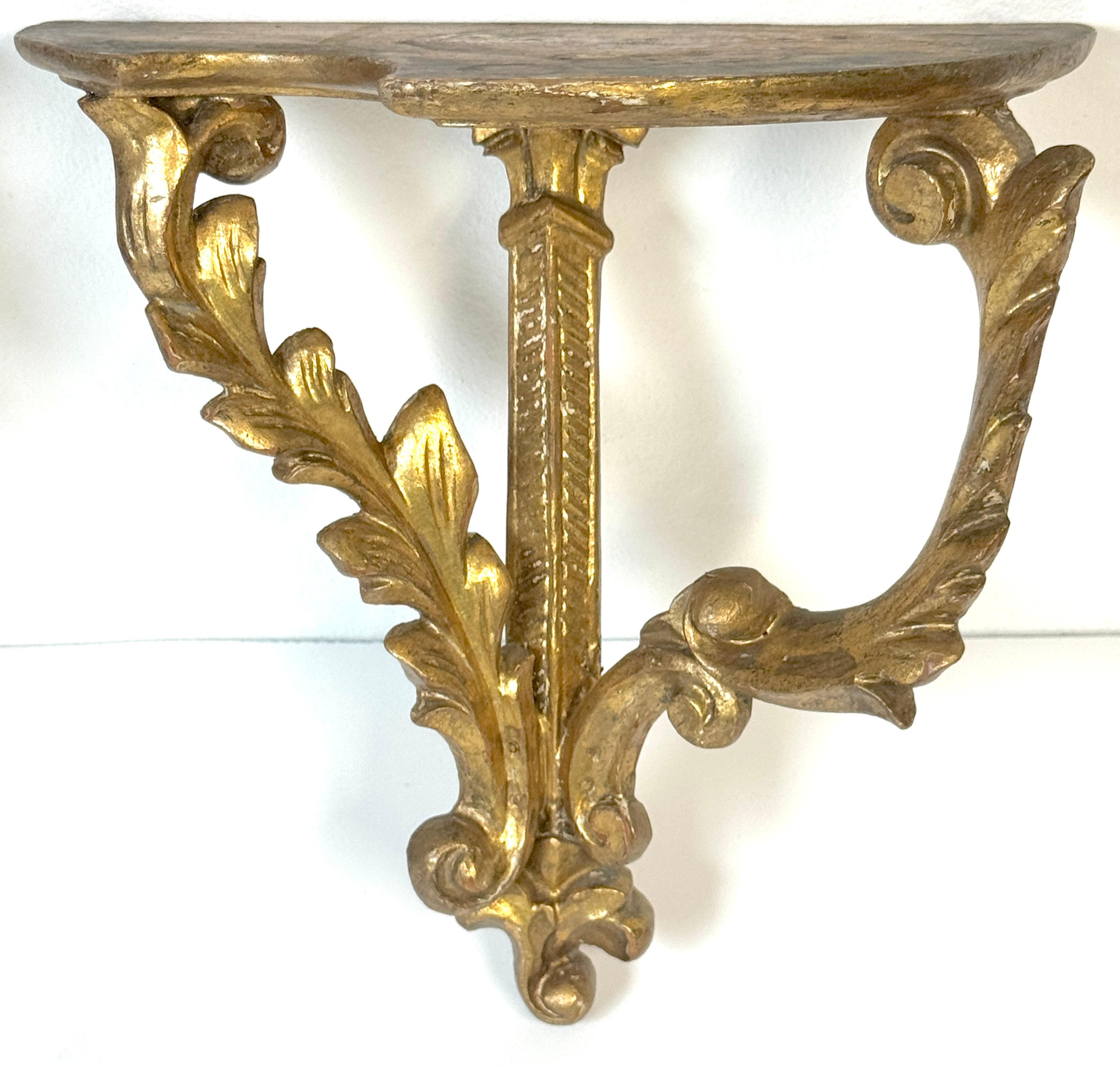 Pair of Late 19th Century Italian Carved Giltwood Neoclassical Wall Brackets In Good Condition For Sale In West Palm Beach, FL
