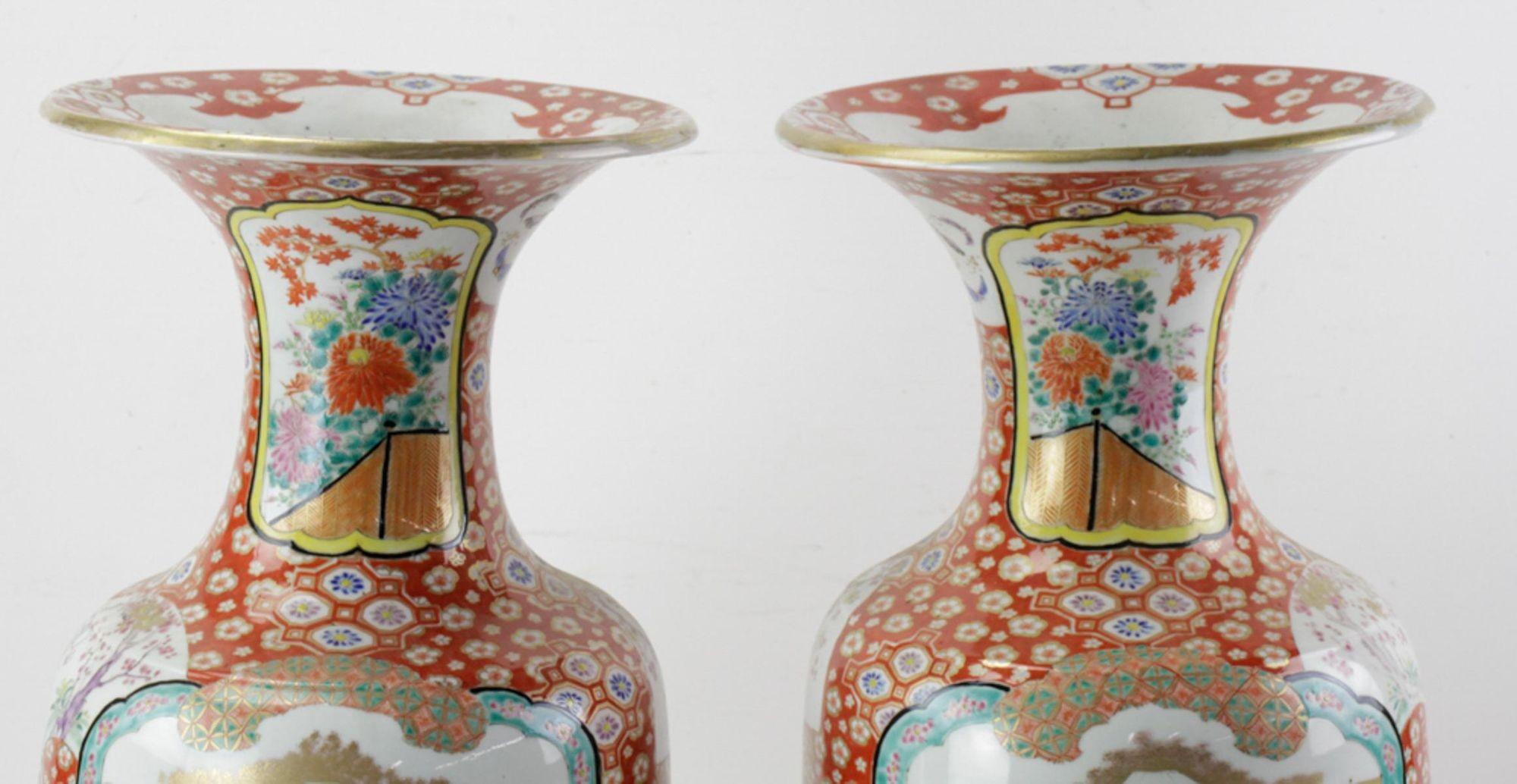 Pair of Late 19th Century Japanese Porcelain Vases For Sale 5