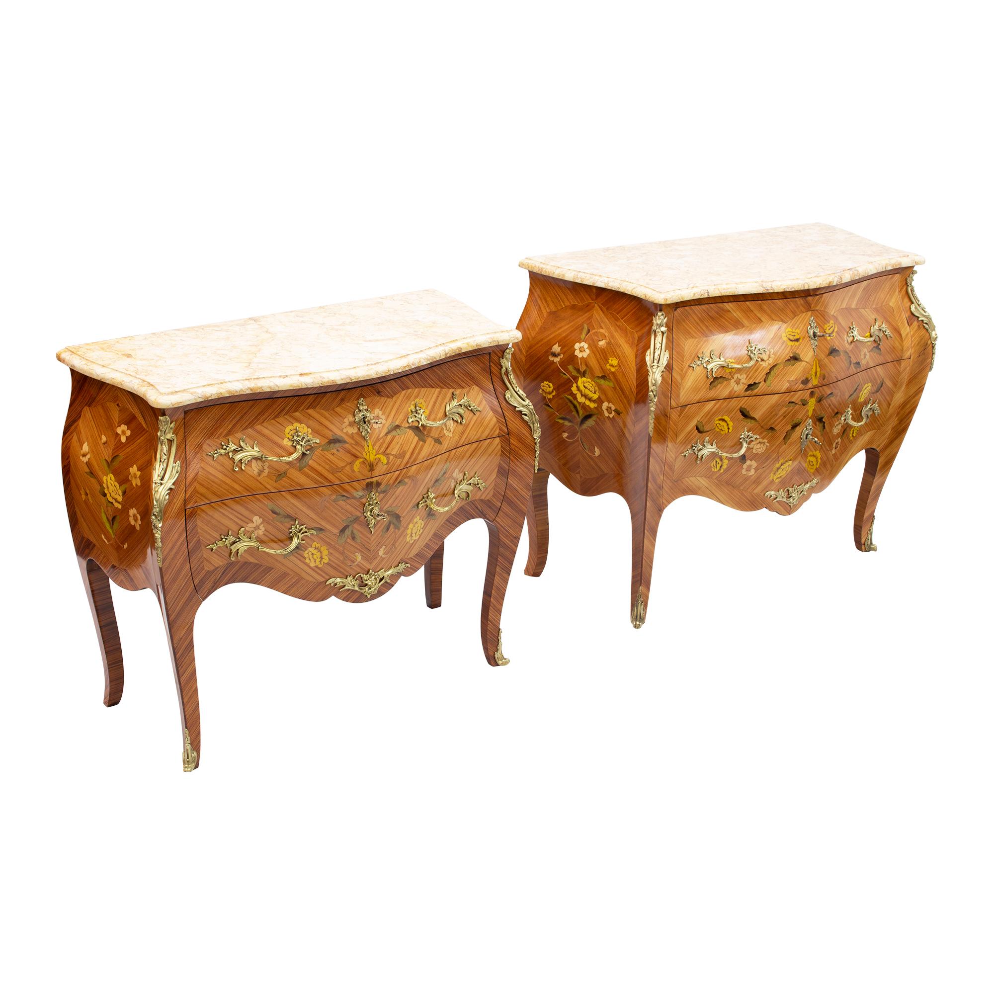 Pair of Late 19th Century Louis XV Style Petit Bombe Chest of Drawers For Sale 1