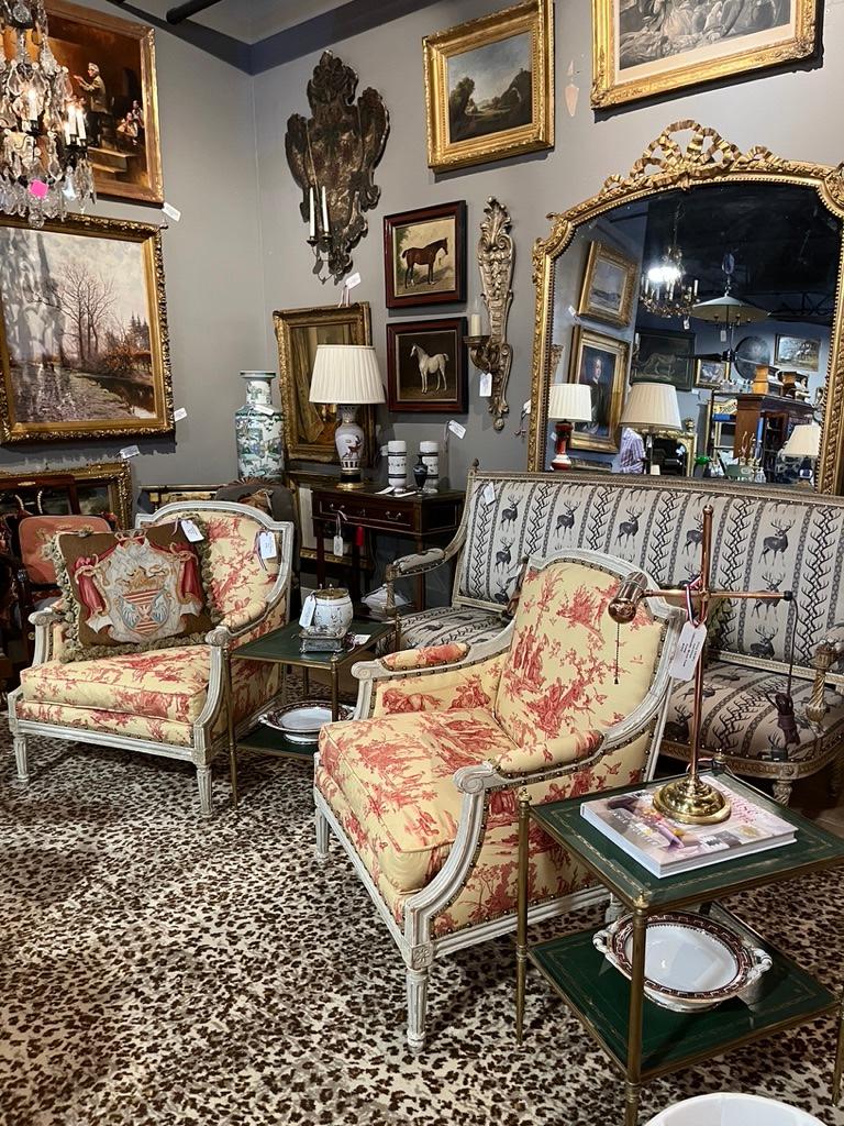 Paar französische Marquis-Stühle im Louis-XVI.-Stil des späten 19. Jahrhunderts im Zustand „Gut“ im Angebot in Scottsdale, AZ