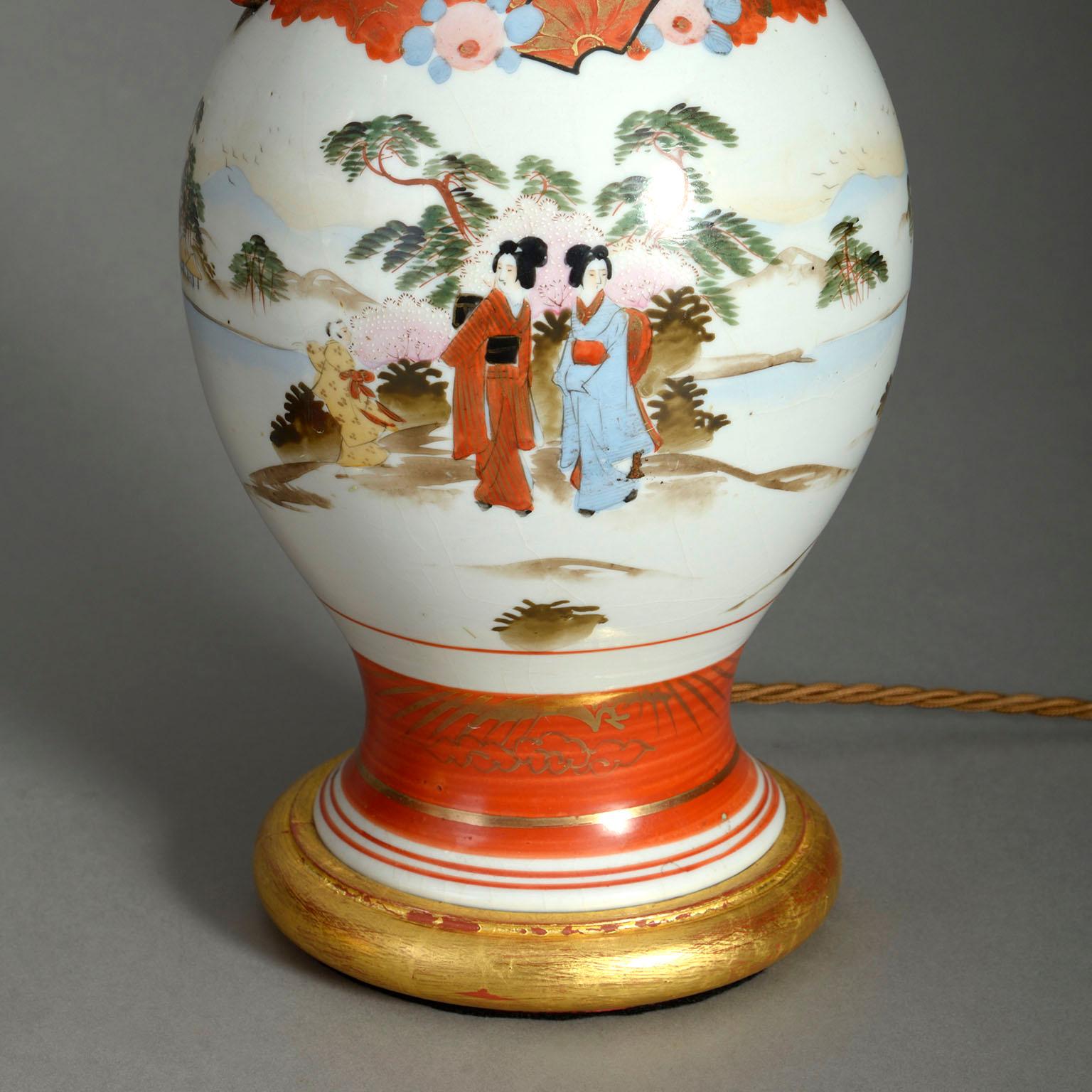 Cuit Paire de lampes à vase en porcelaine de Satsuma de la fin du XIXe siècle, période Meiji en vente