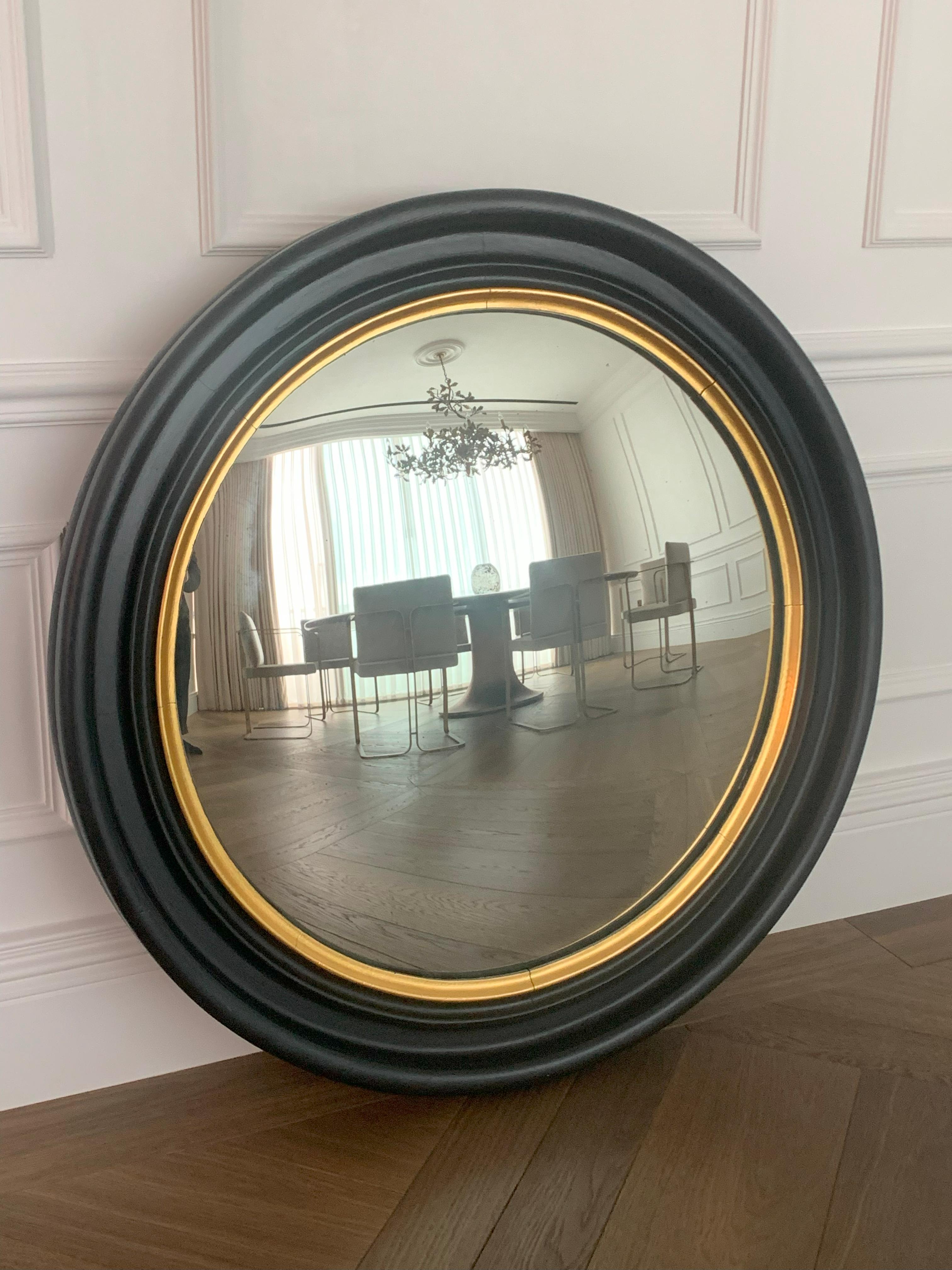 Pair of Late 19th Century Regency Revival Black and Giltwood Convex Mirrors For Sale 1